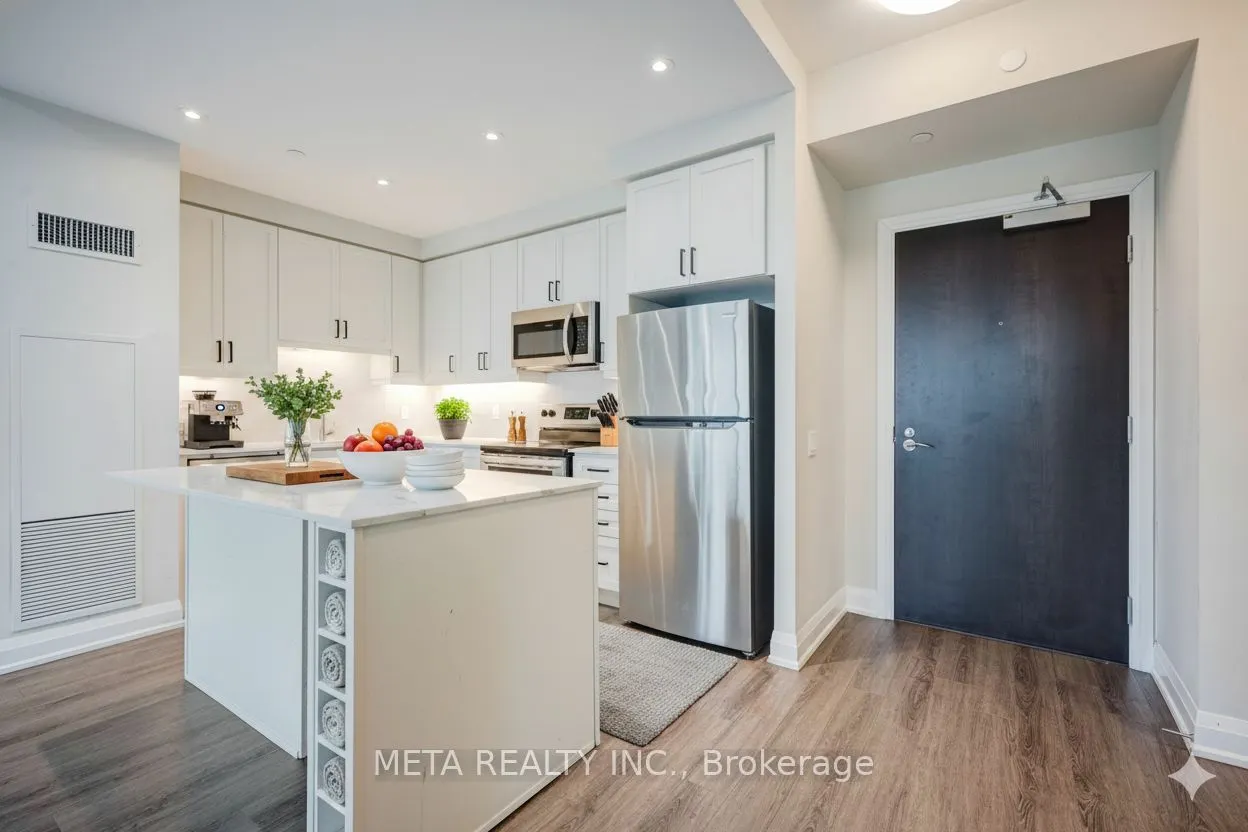 15 Lynch Street #1605