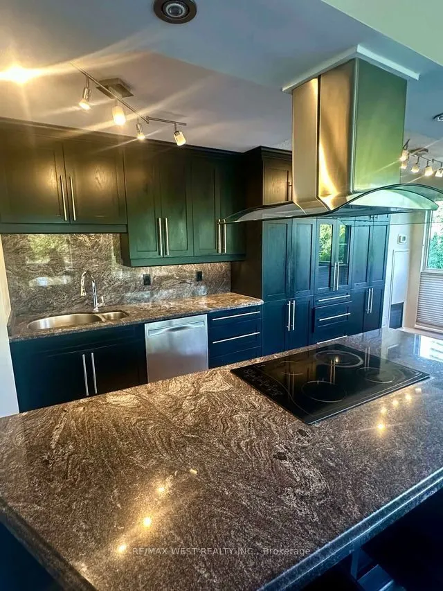 2261 Lake Shore Boulevard W #314