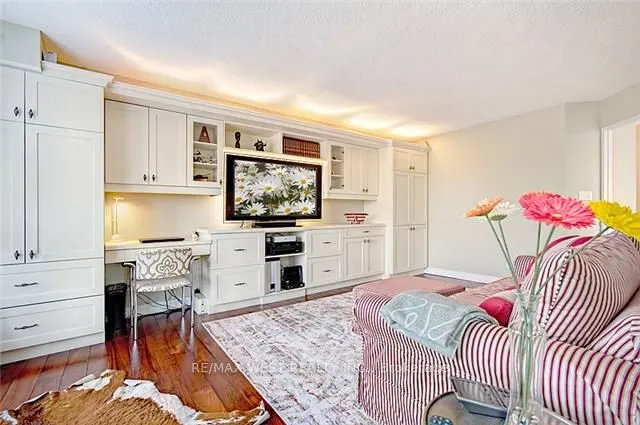 2261 Lake Shore Boulevard W #314