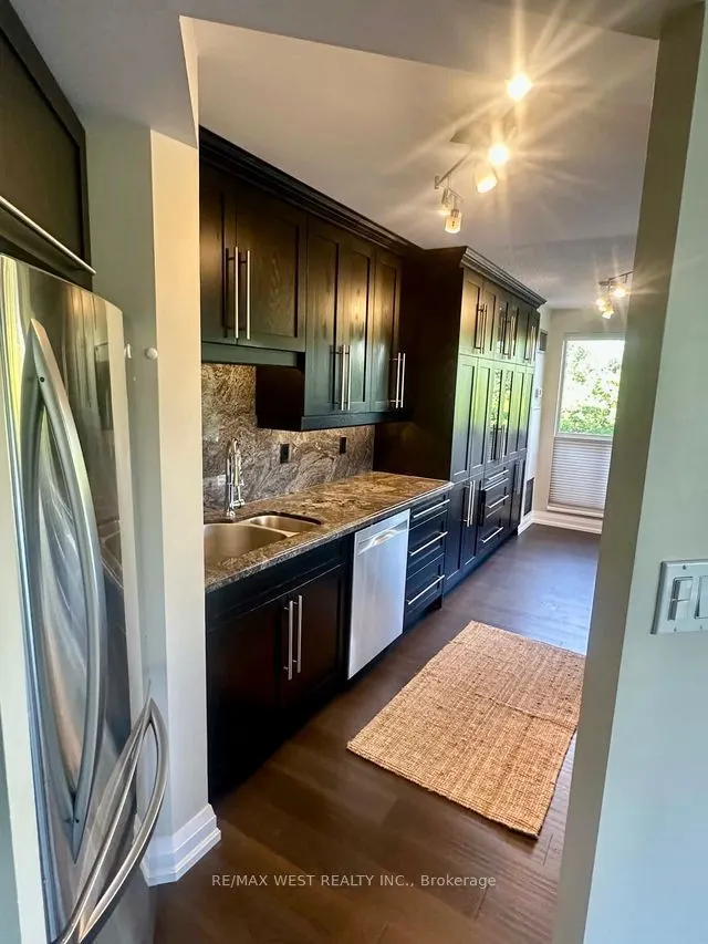 2261 Lake Shore Boulevard W #314