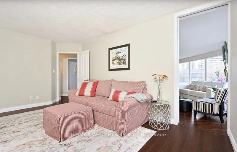 2261 Lake Shore Boulevard W #314