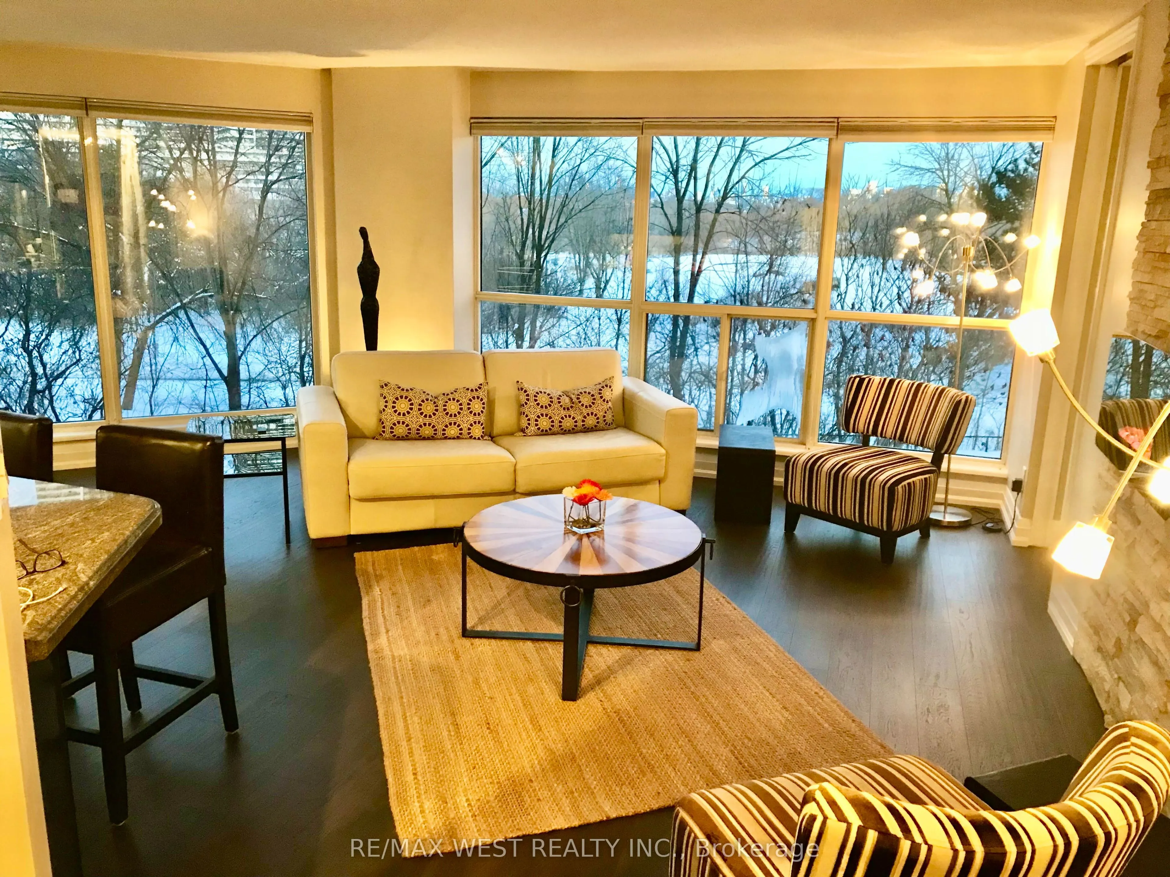2261 Lake Shore Boulevard W #314