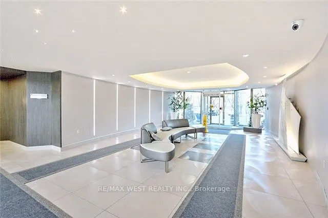 2261 Lake Shore Boulevard W #314
