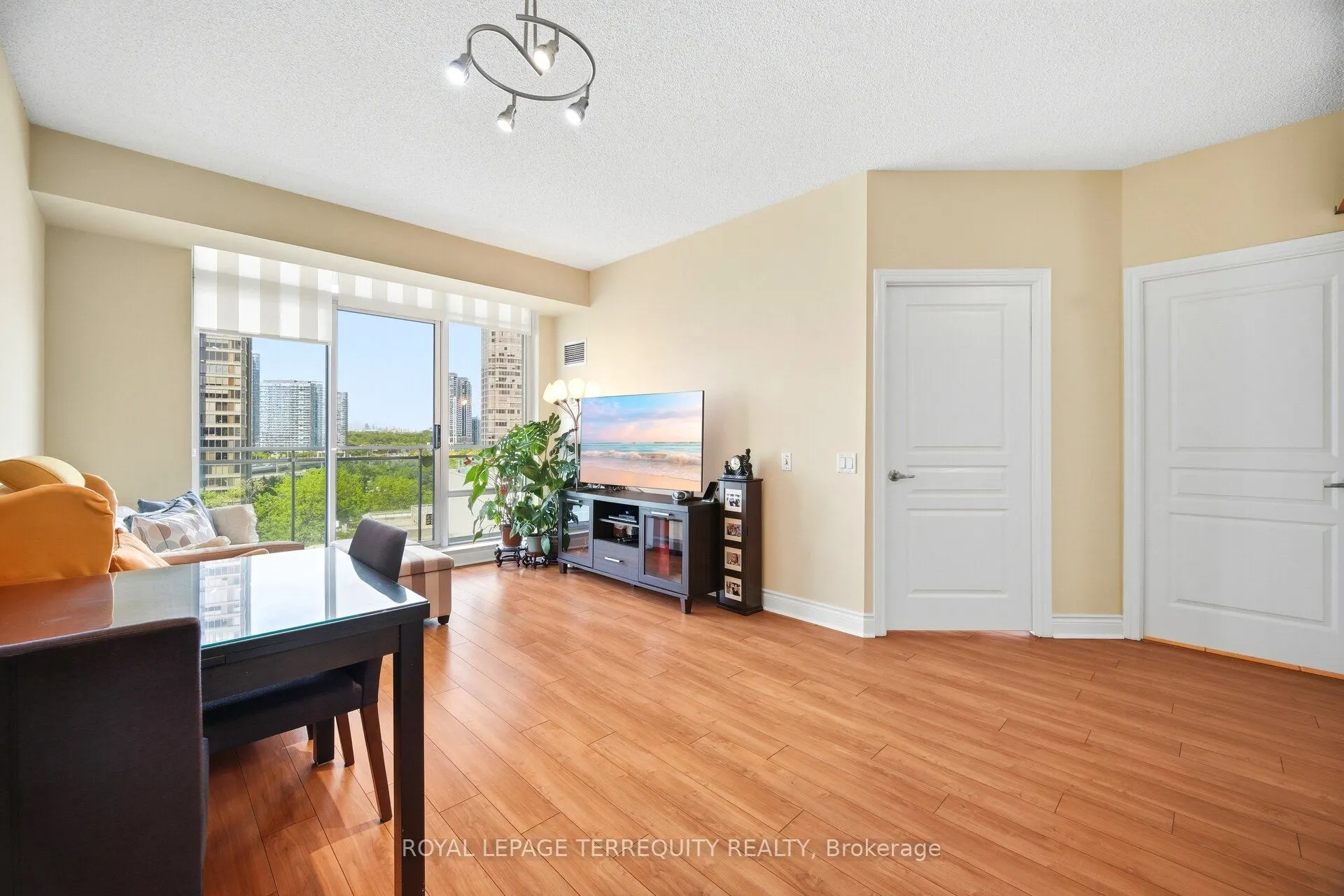 5 Marine Parade Drive #911