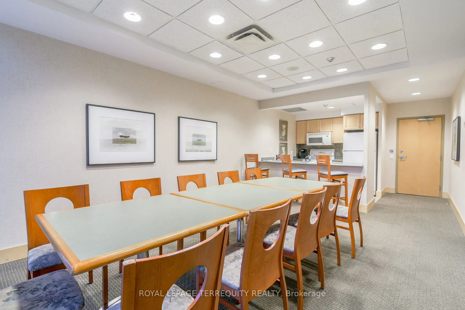 5 Marine Parade Drive #911