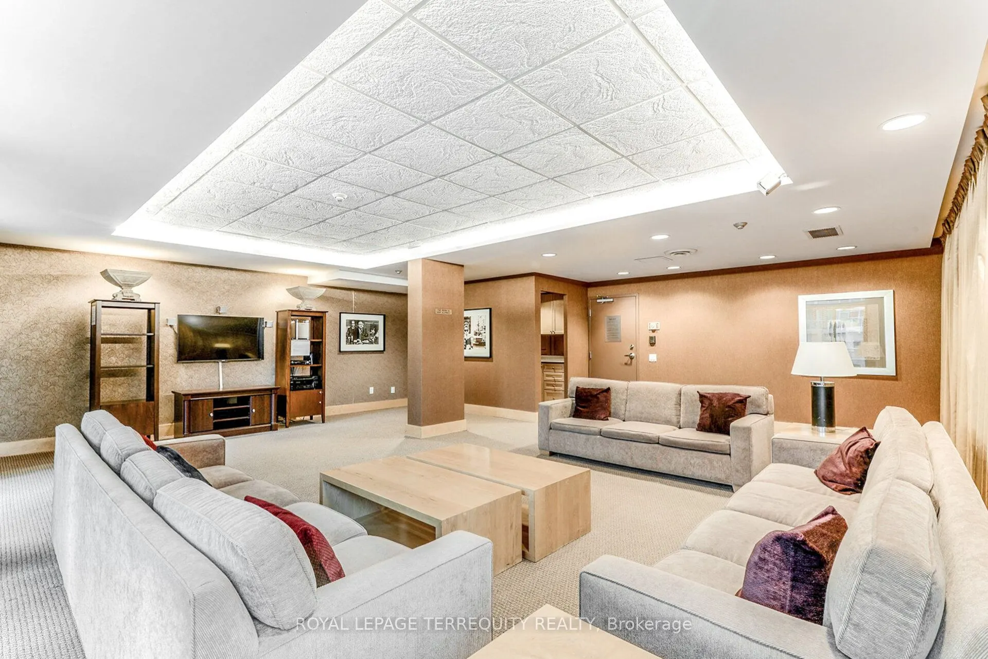 5 Marine Parade Drive #911