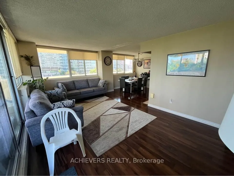 3590 Kaneff Crescent #507
