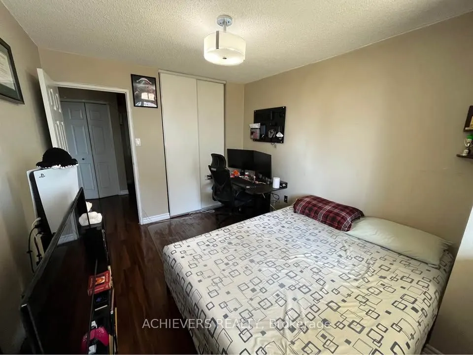 3590 Kaneff Crescent #507