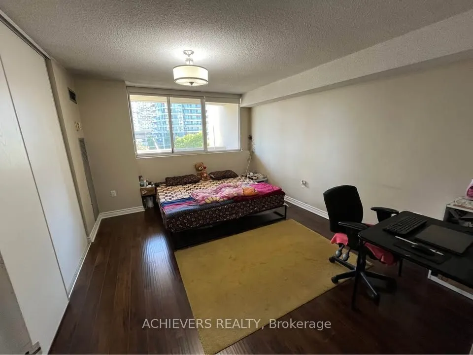 3590 Kaneff Crescent #507