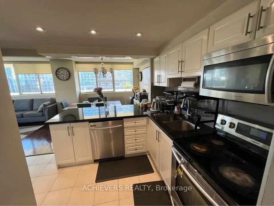 3590 Kaneff Crescent #507
