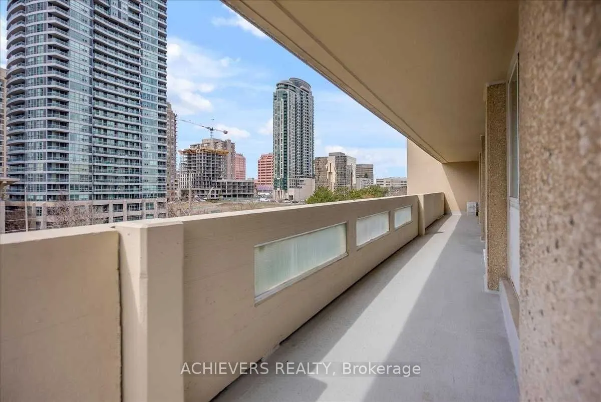 3590 Kaneff Crescent #507