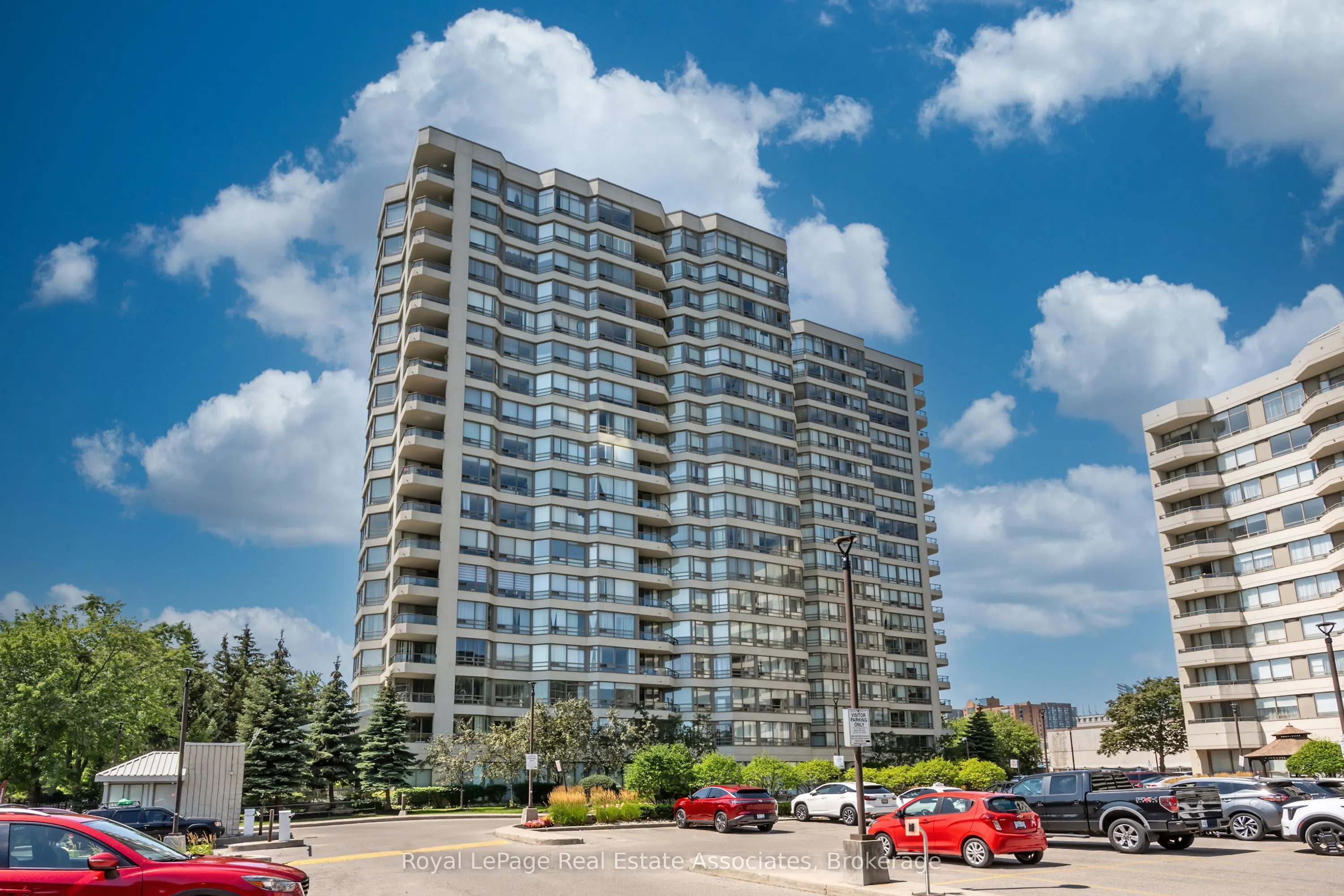 75 King Street E #1611