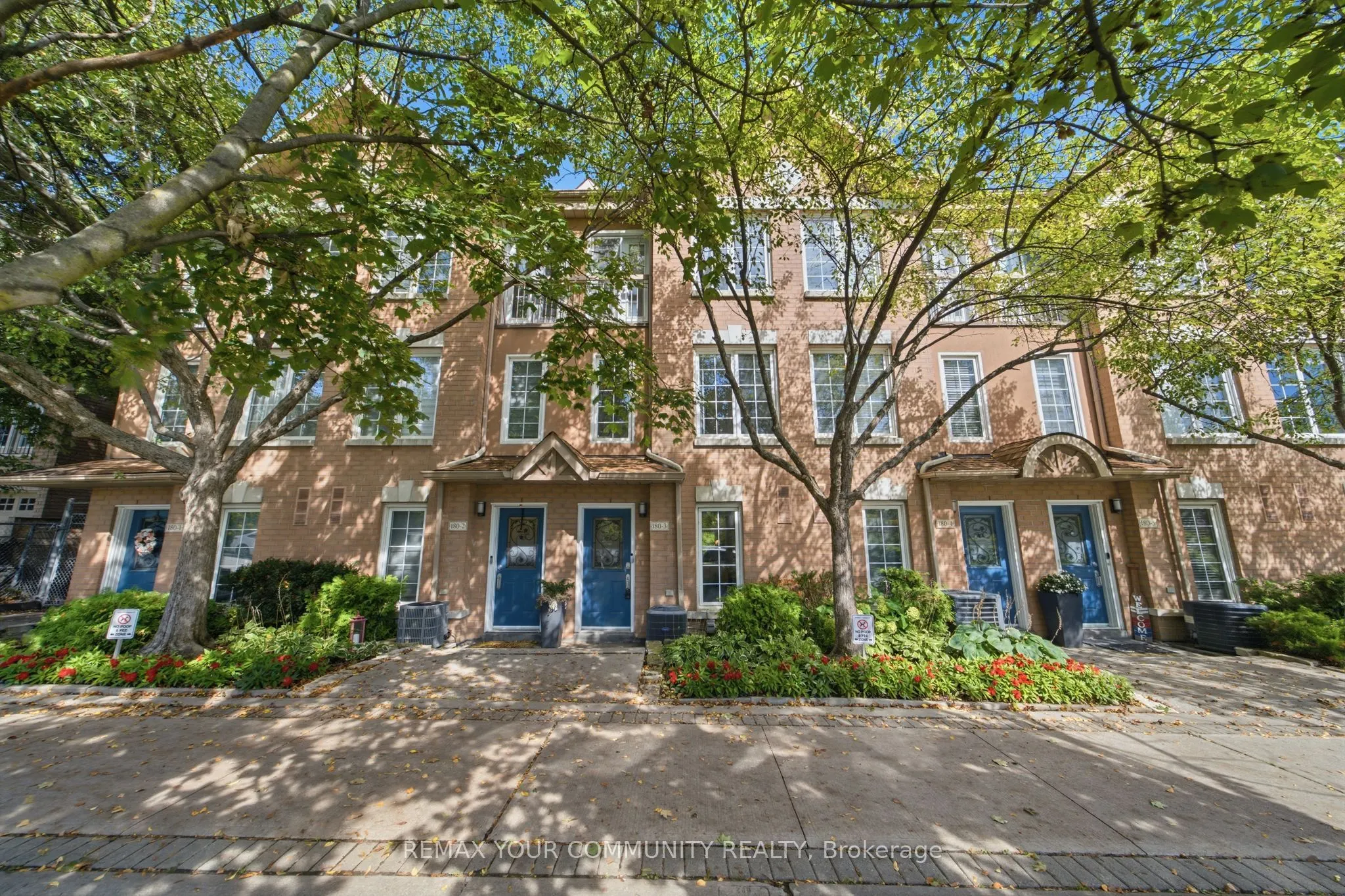 180 Manitoba Street #3