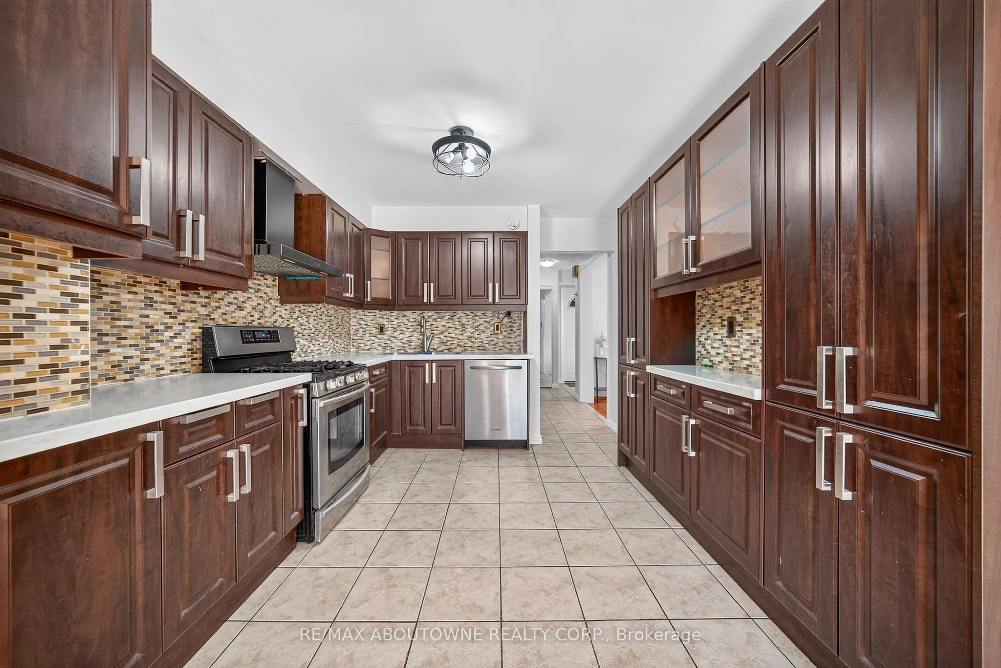 668 Greycedar Crescent