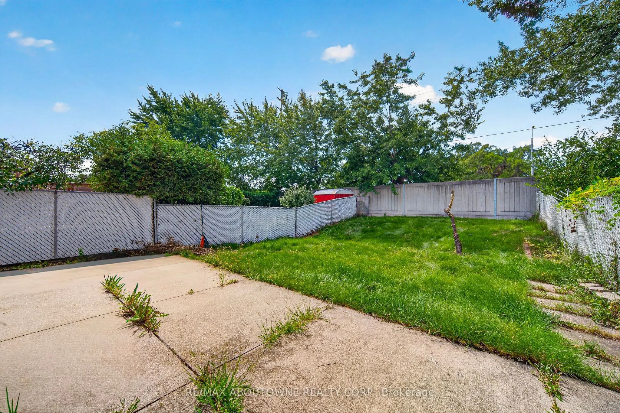 668 Greycedar Crescent