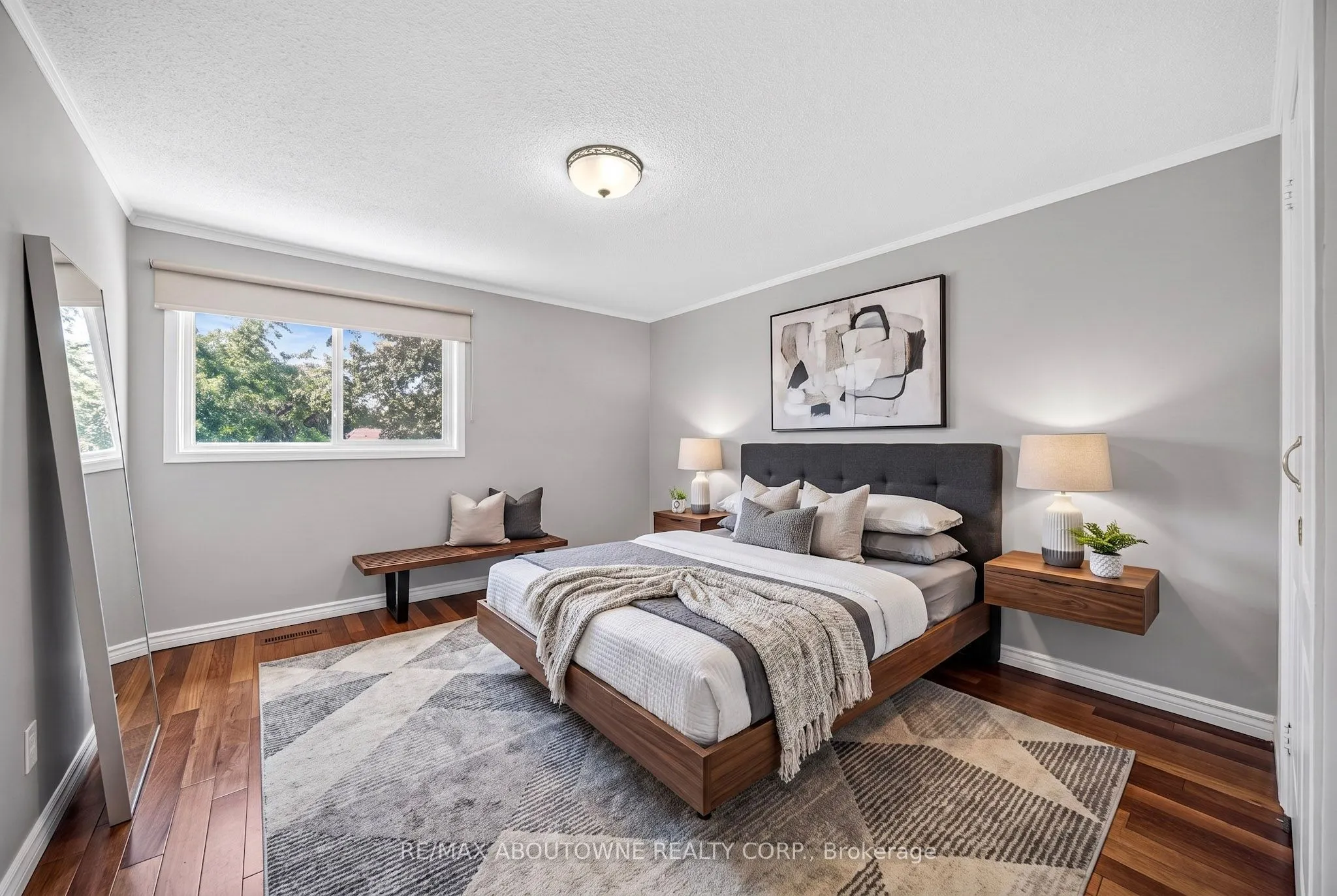 668 Greycedar Crescent