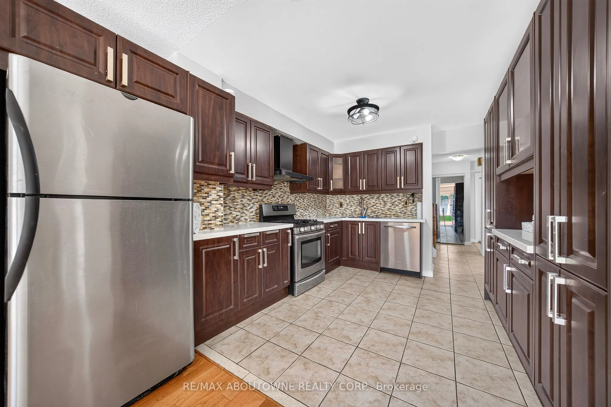 668 Greycedar Crescent