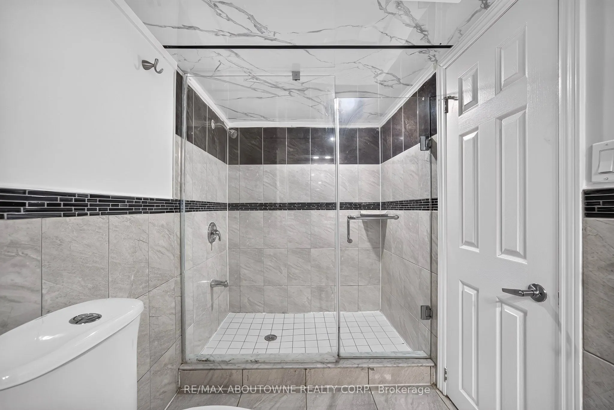 668 Greycedar Crescent