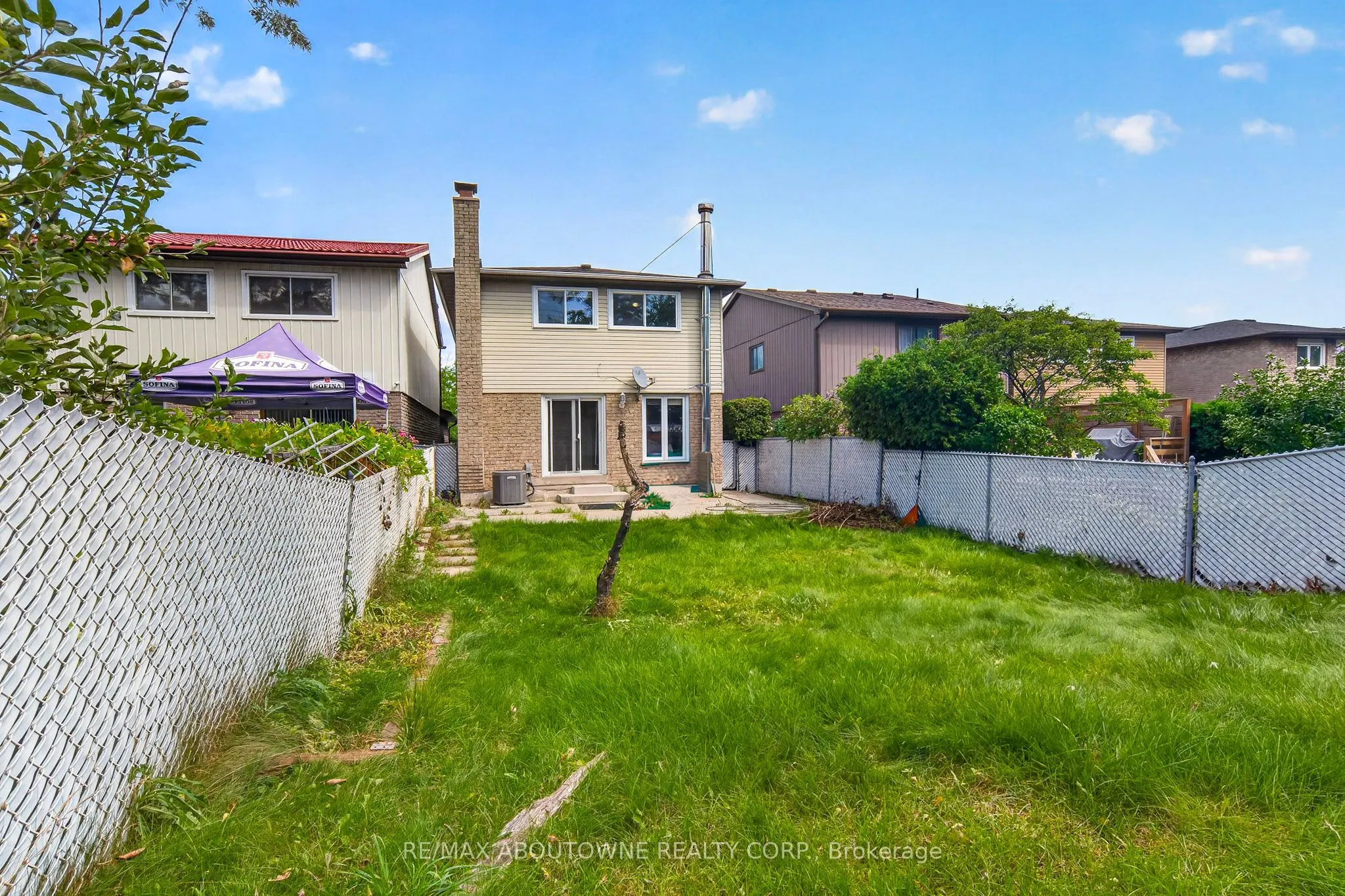 668 Greycedar Crescent