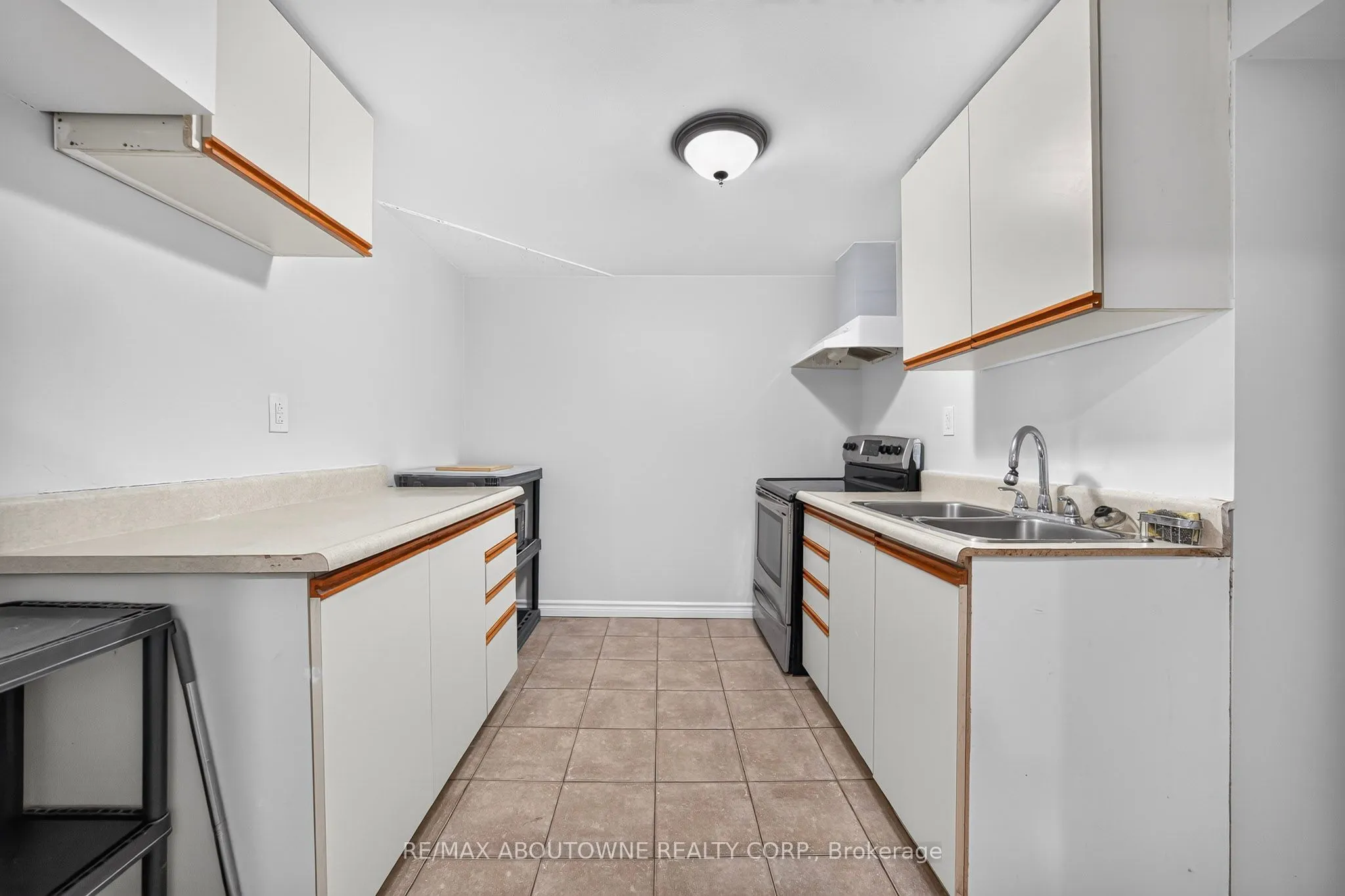668 Greycedar Crescent