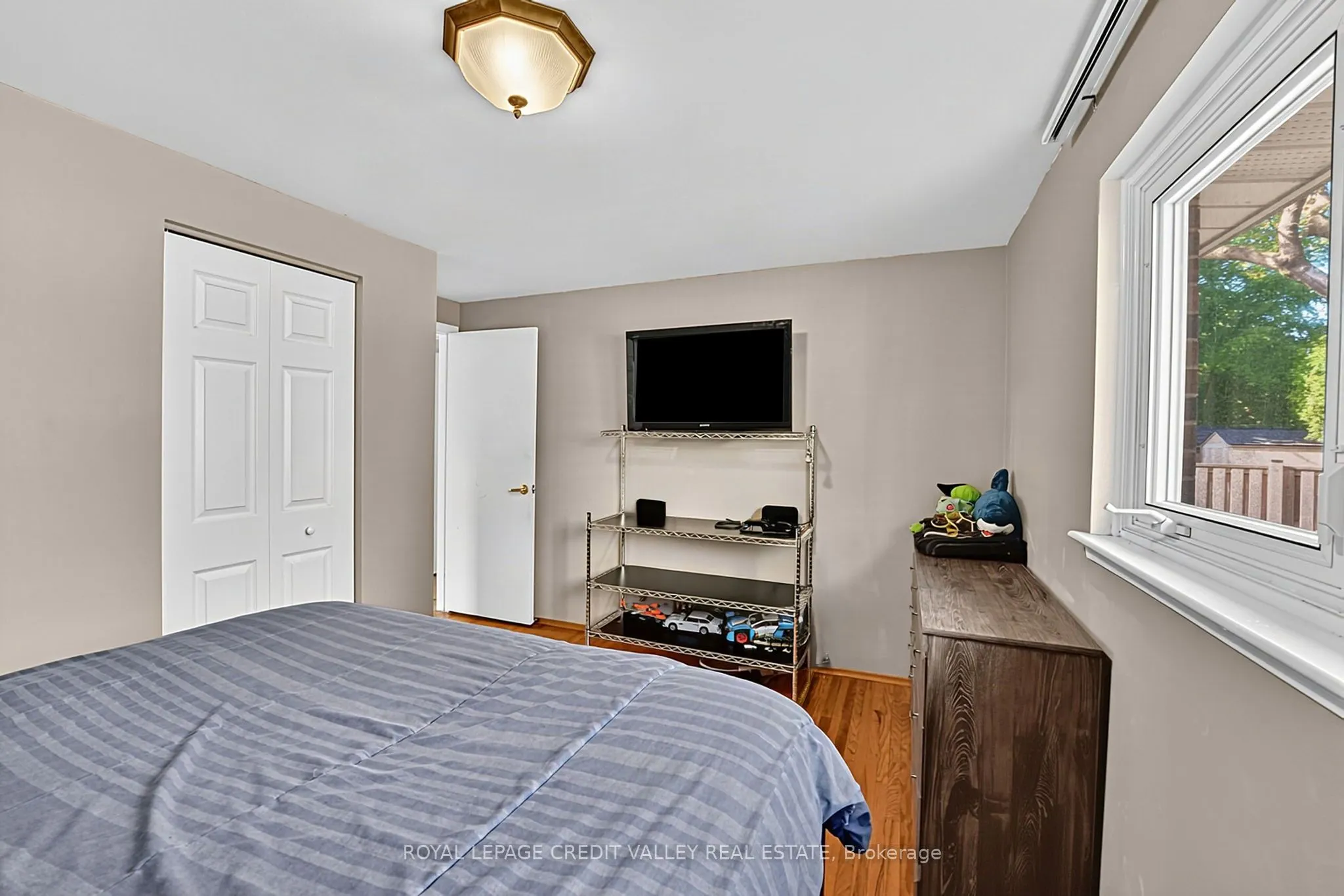 16 Lockton Crescent