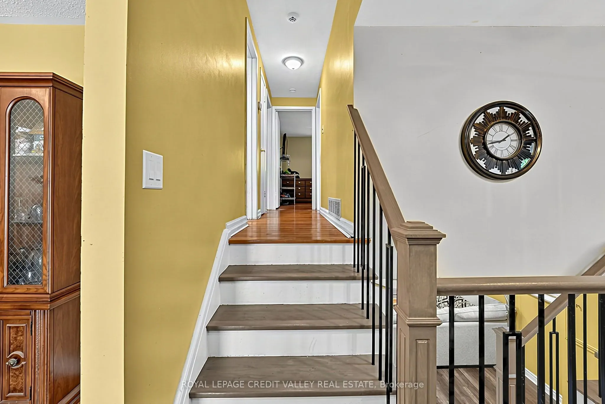 16 Lockton Crescent
