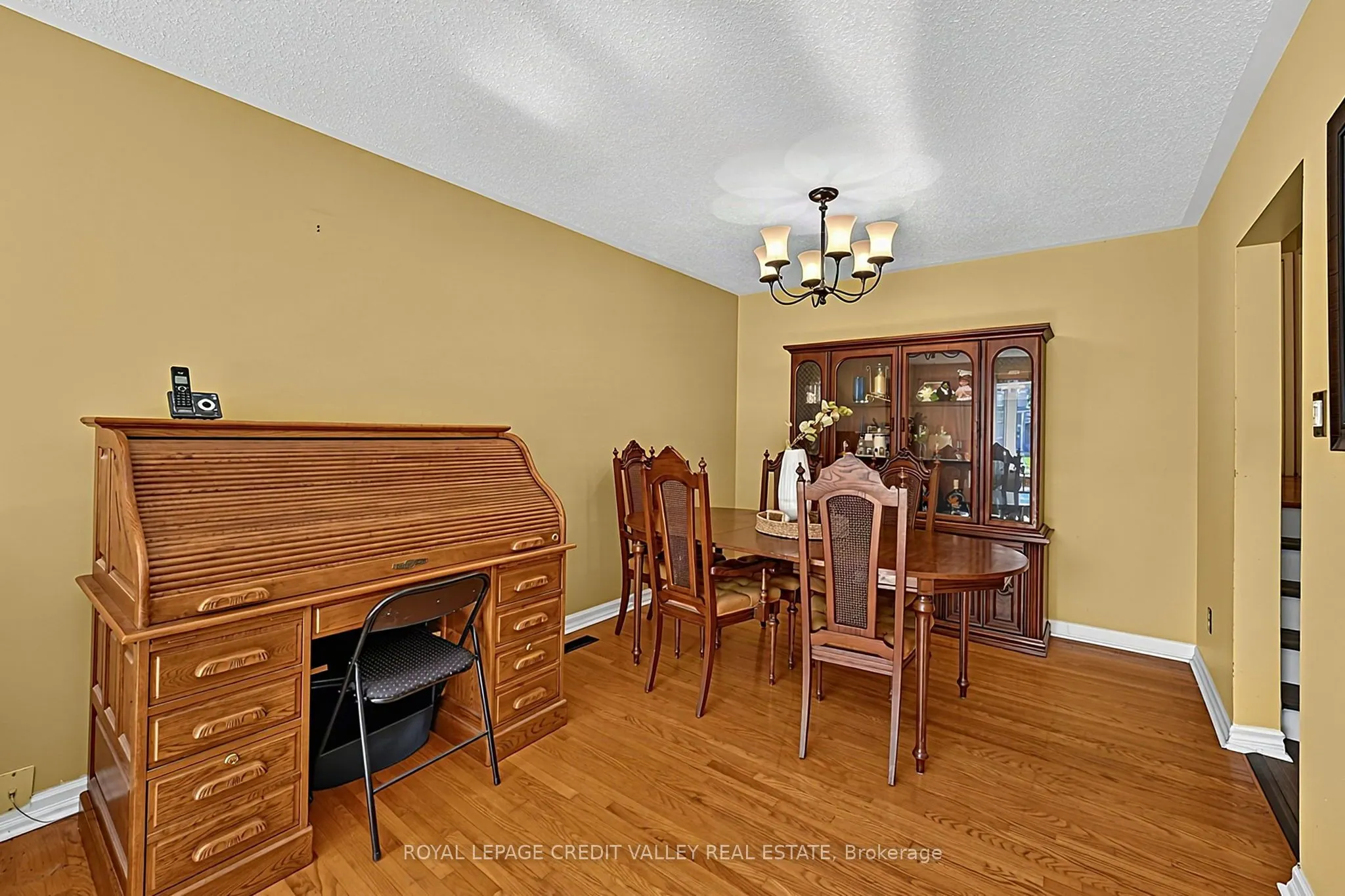 16 Lockton Crescent
