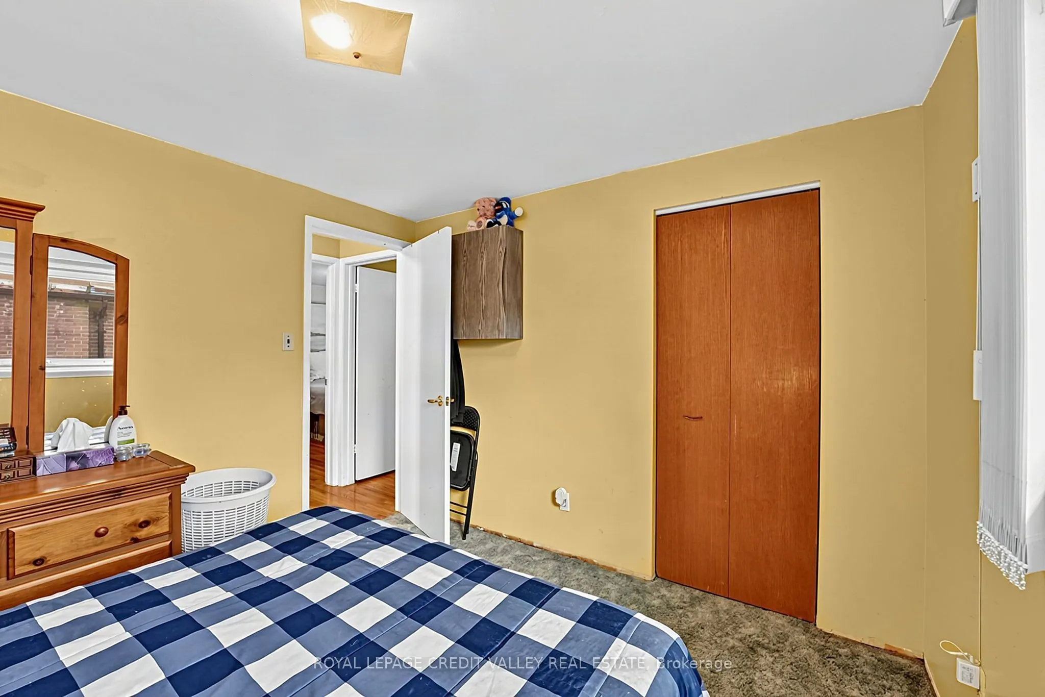 16 Lockton Crescent