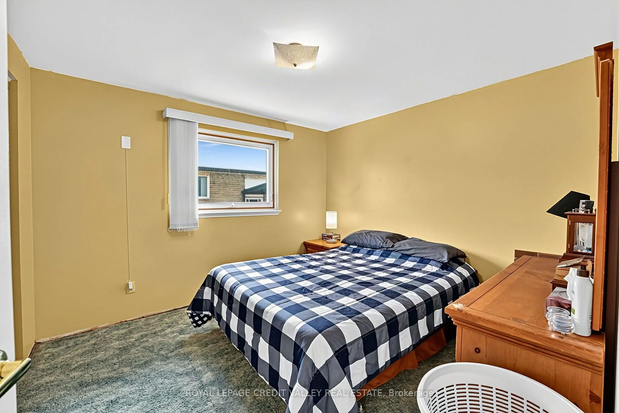 16 Lockton Crescent