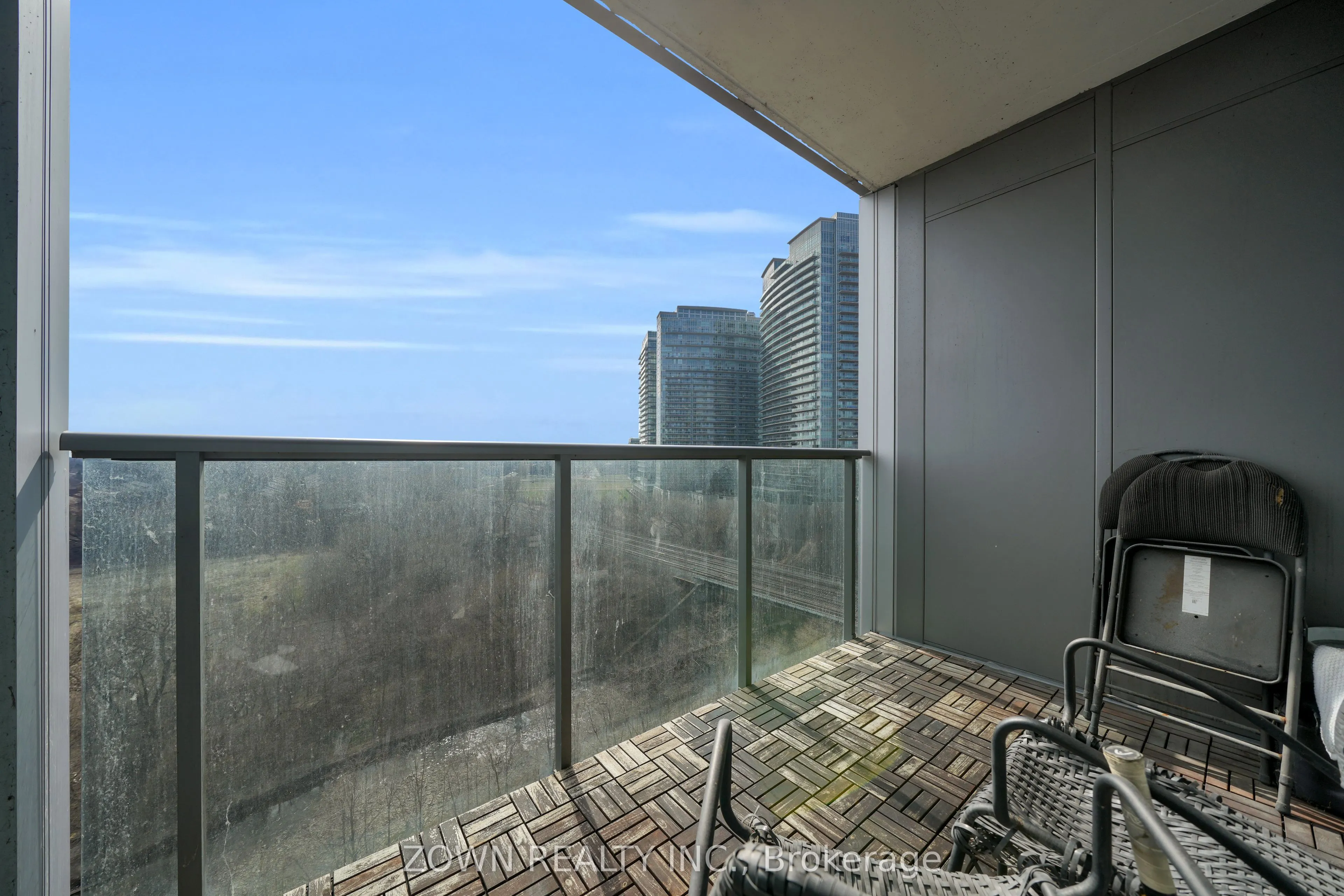 88 Park Lawn Road #1002