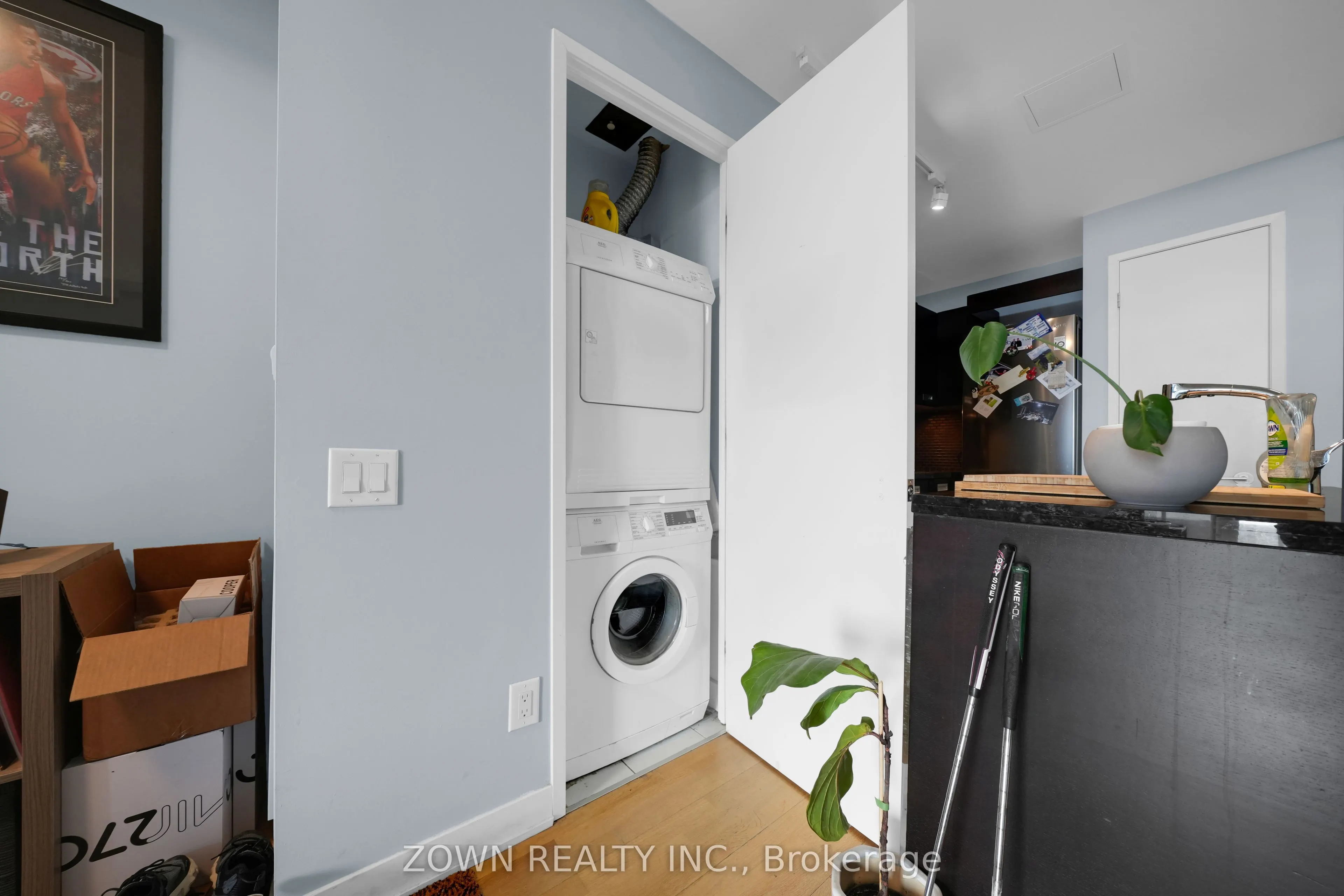 88 Park Lawn Road #1002