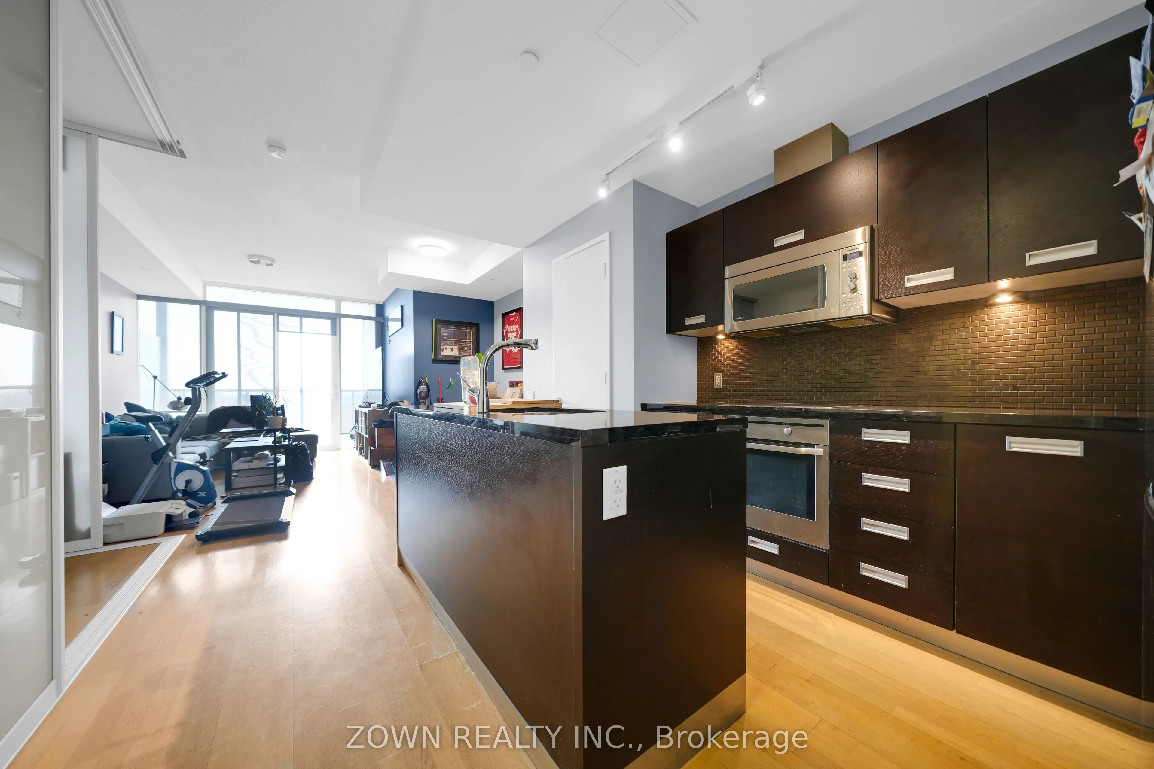 88 Park Lawn Road #1002
