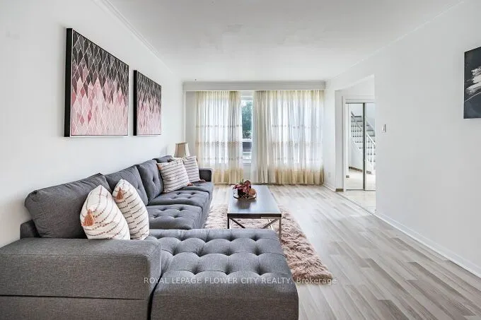 3 Clayhall Crescent