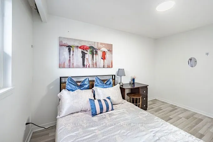 3 Clayhall Crescent