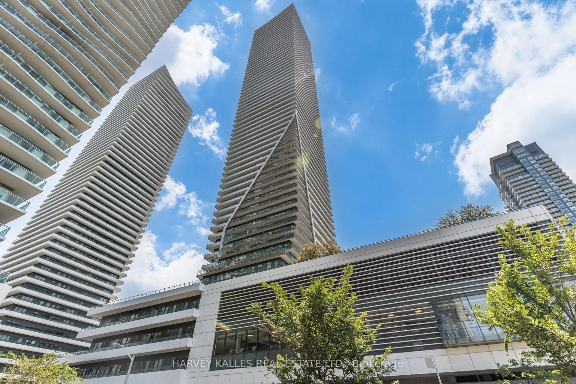 30 Shore Breeze Drive #1822