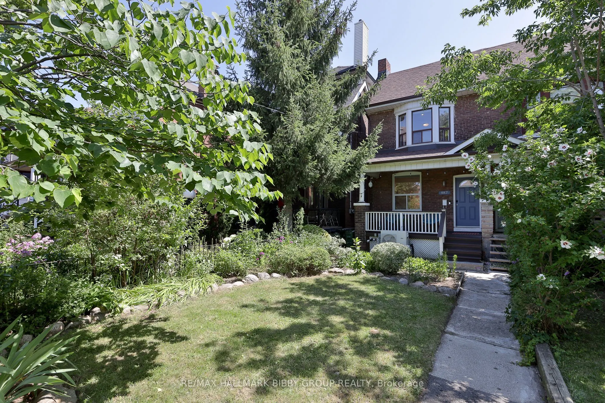 987 Saint Clarens Avenue