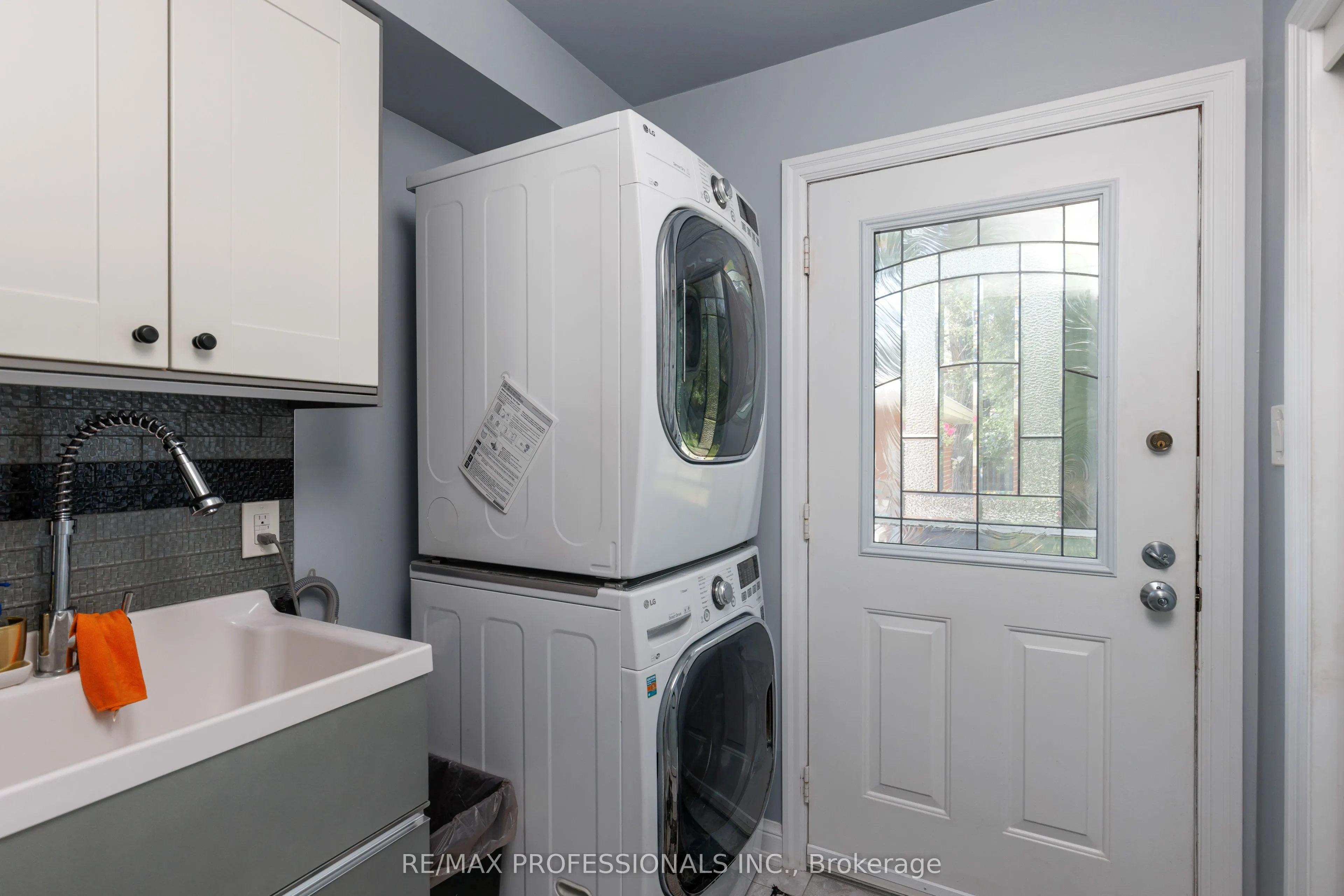 106 Rathburn Road