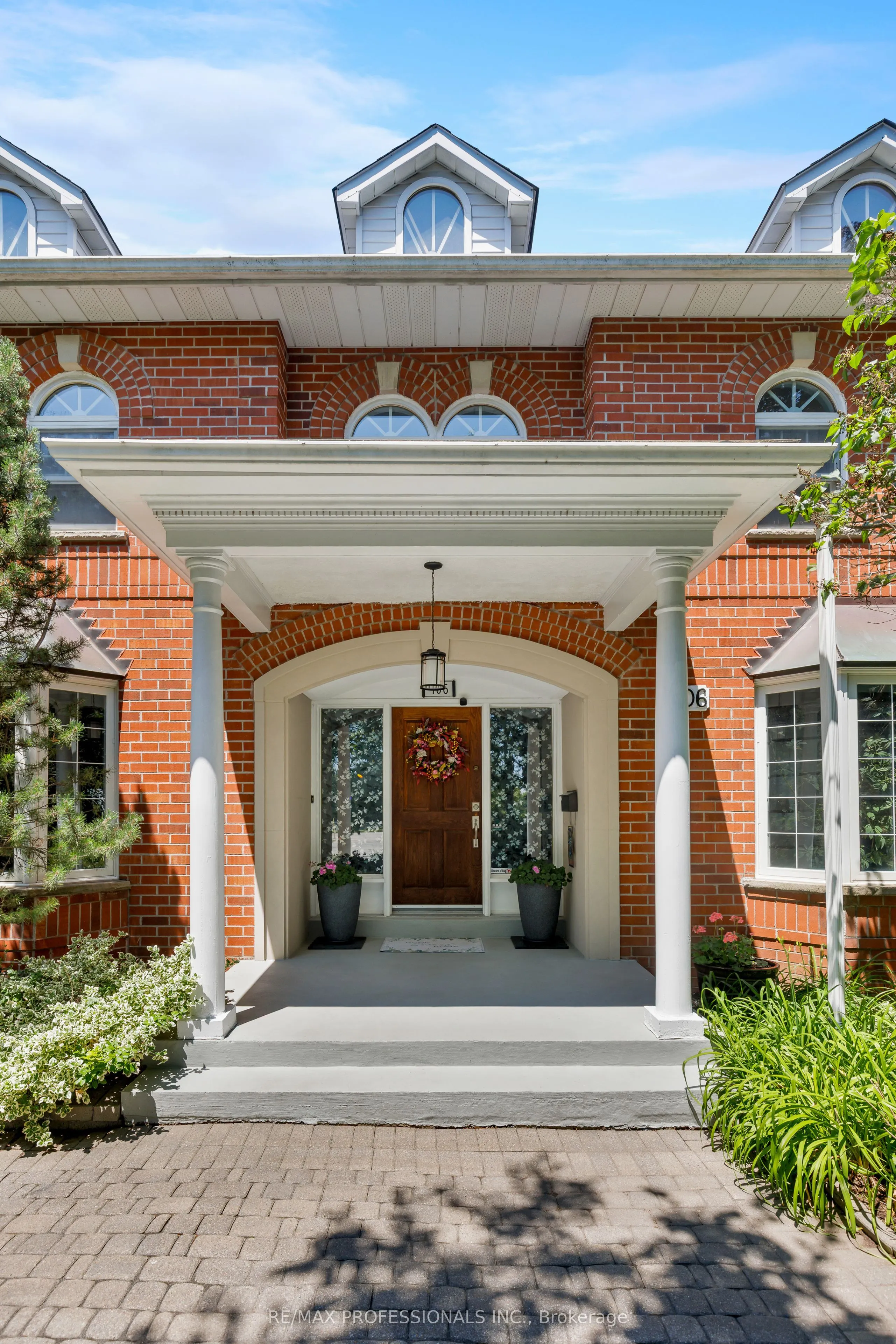 106 Rathburn Road