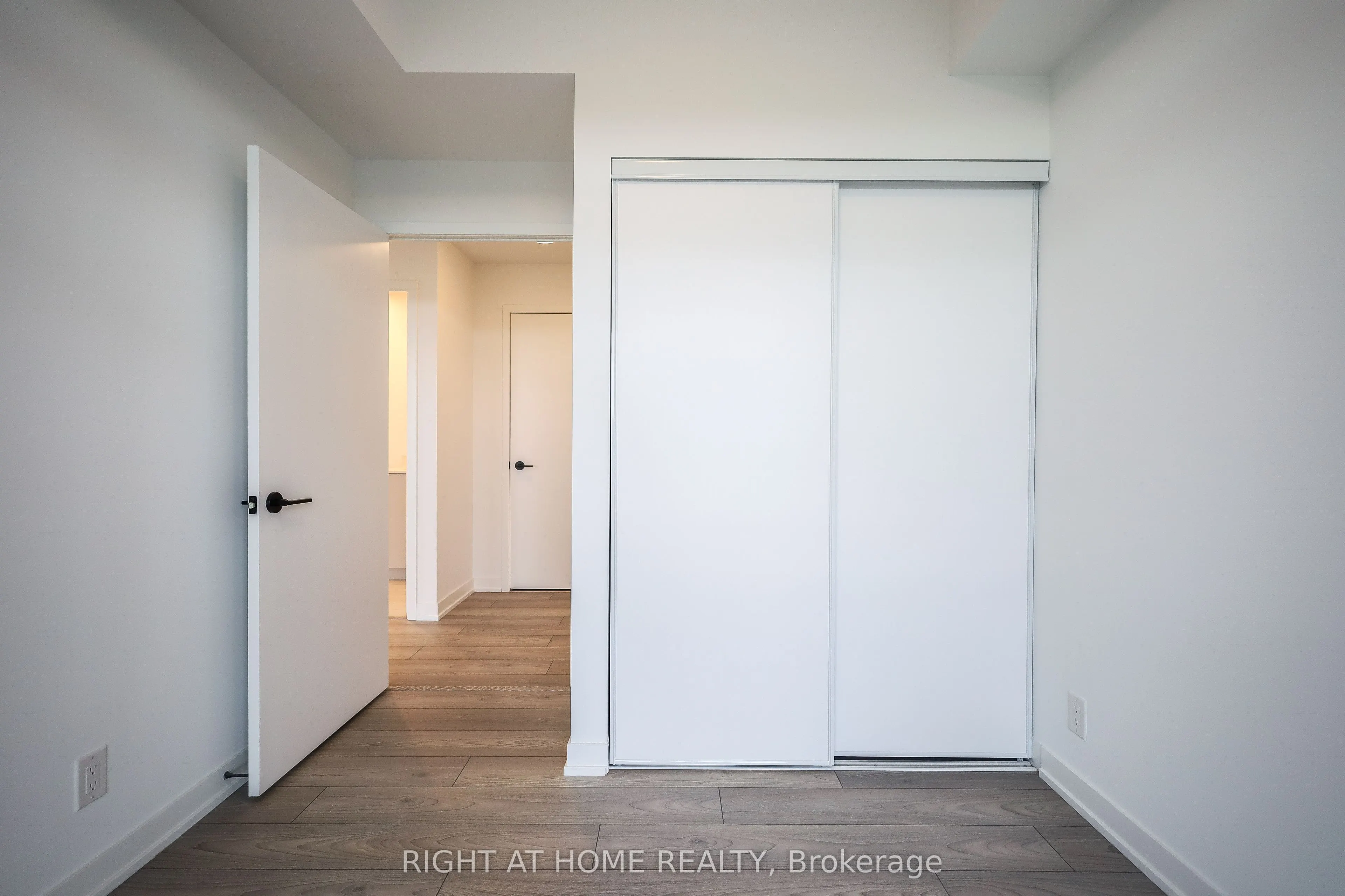 285 Dufferin Street #1602