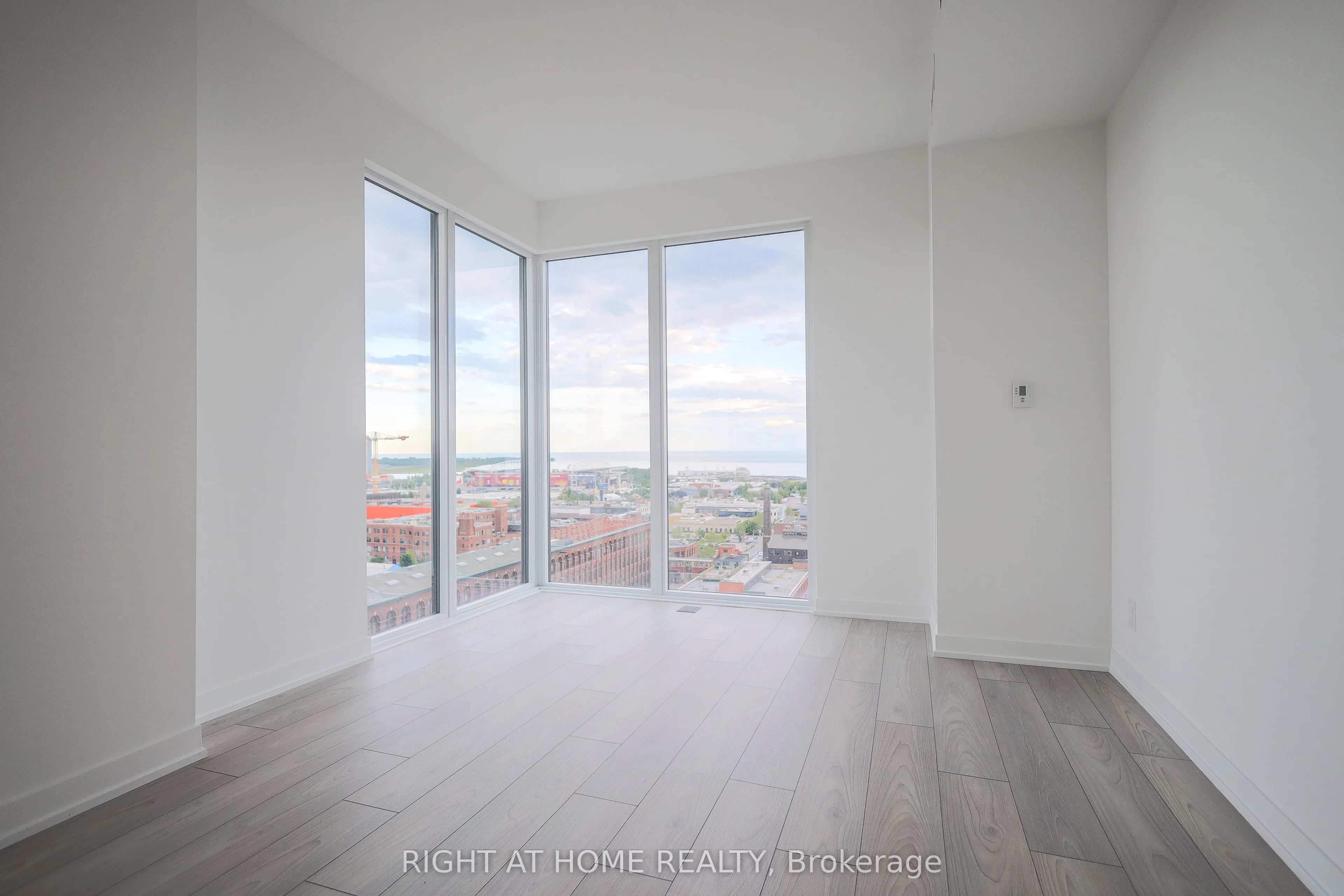 285 Dufferin Street #1602
