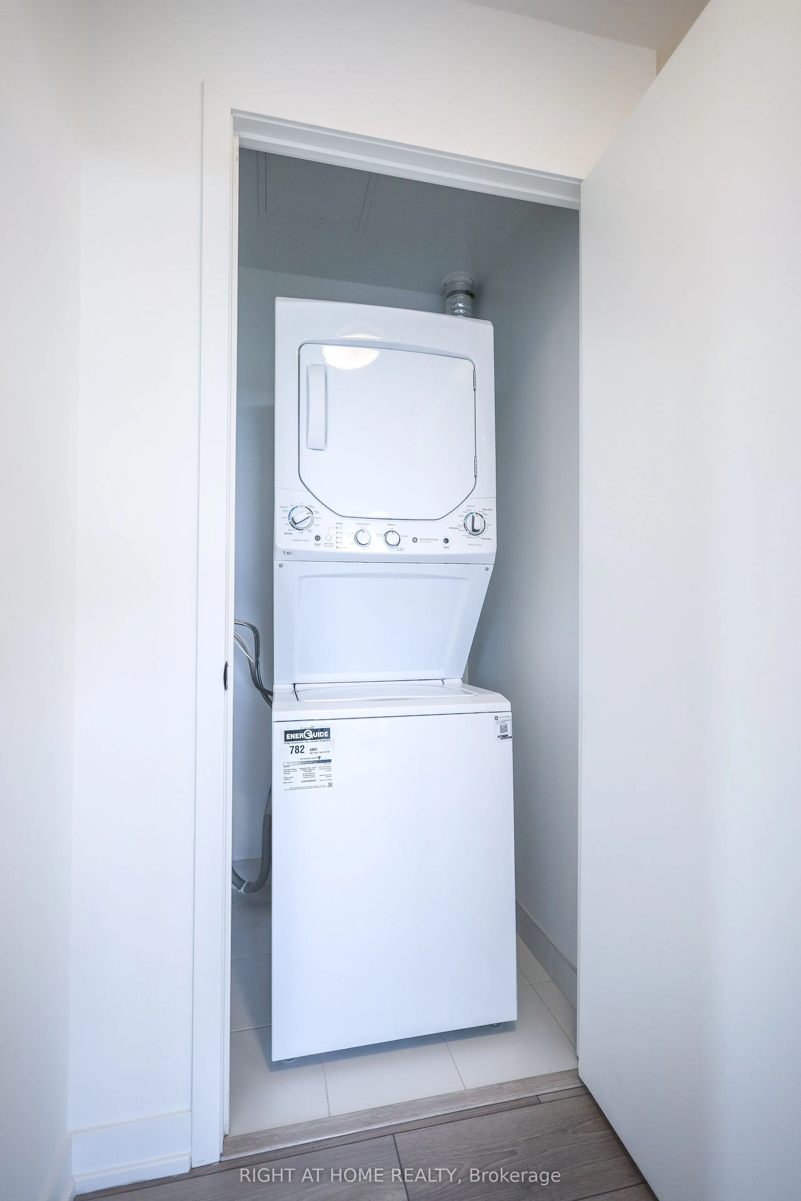 285 Dufferin Street #1602