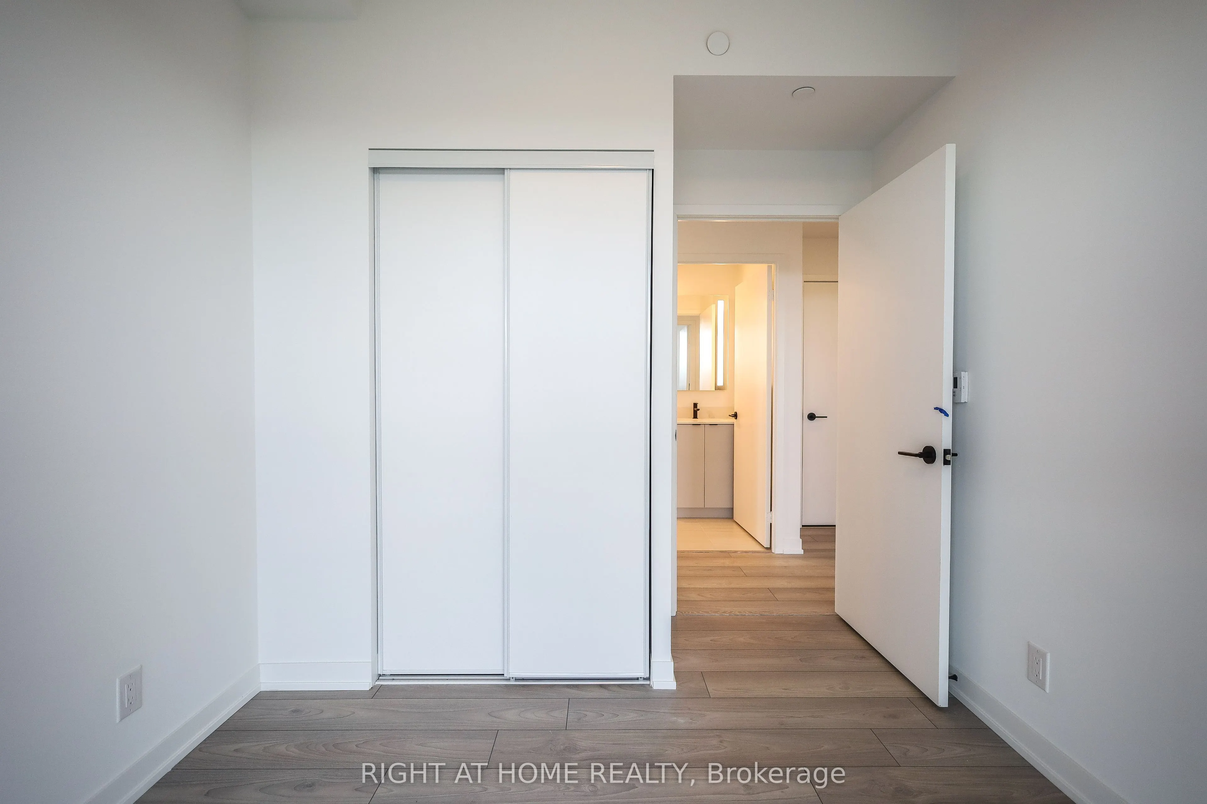 285 Dufferin Street #1602