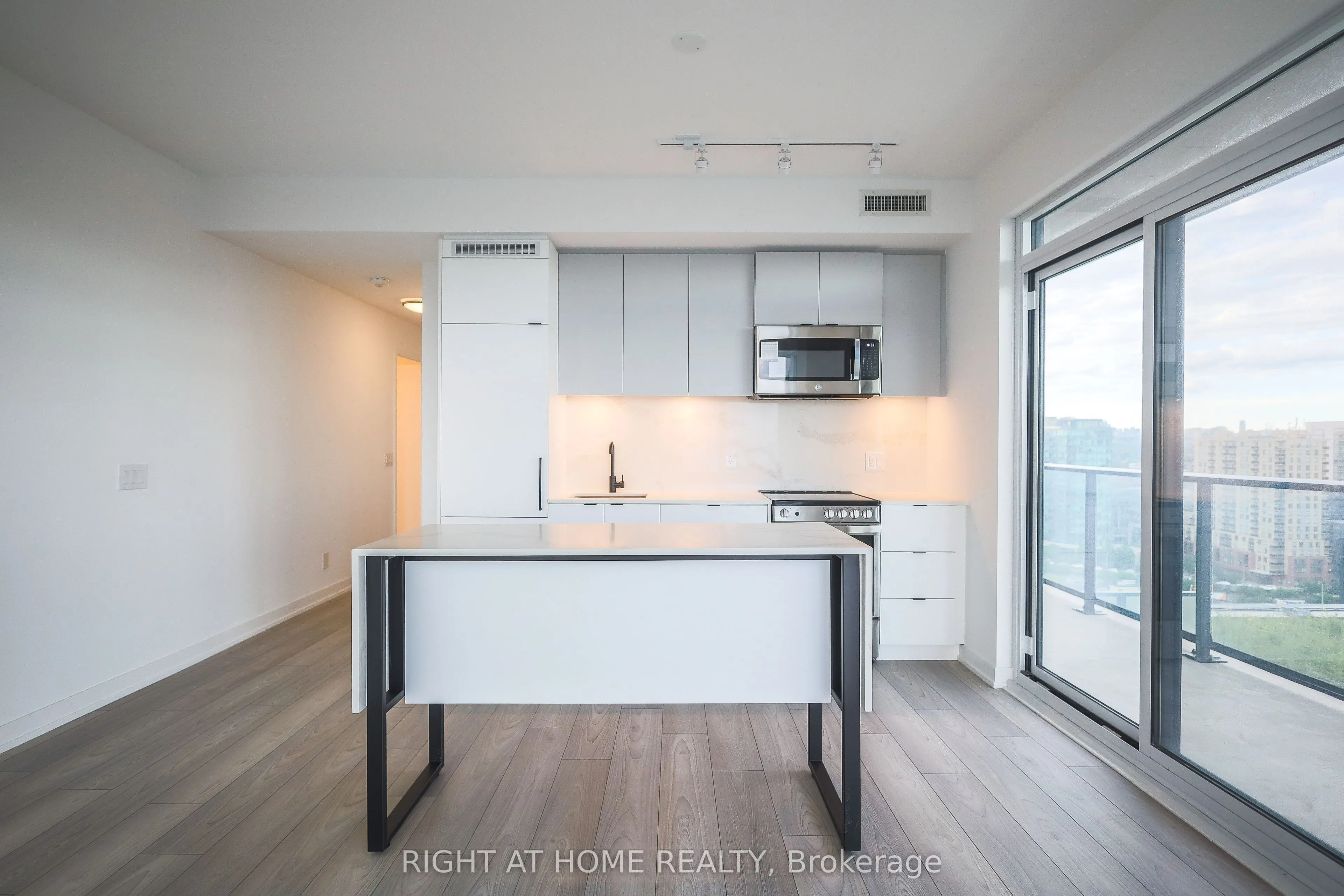 285 Dufferin Street #1602