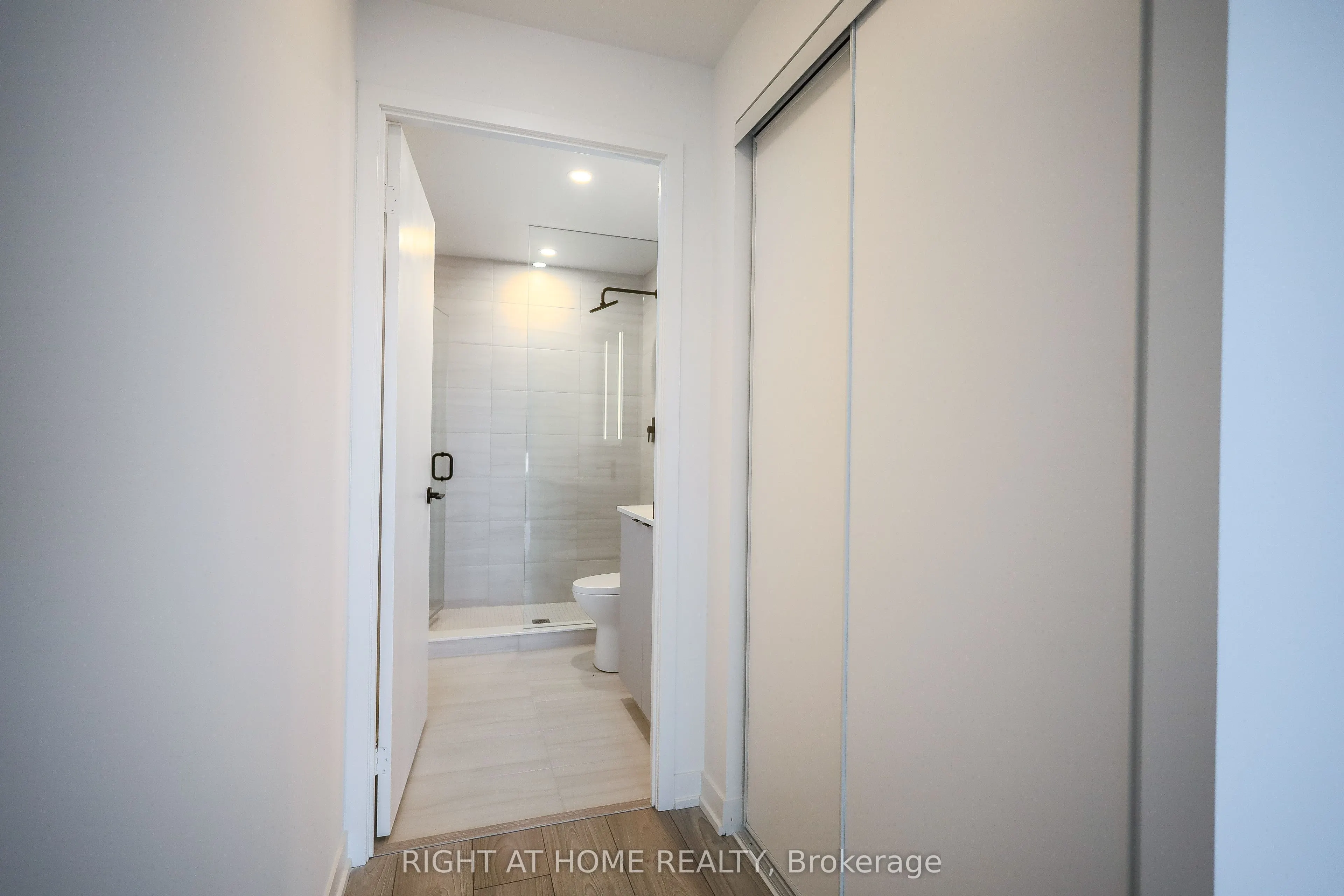 285 Dufferin Street #1602