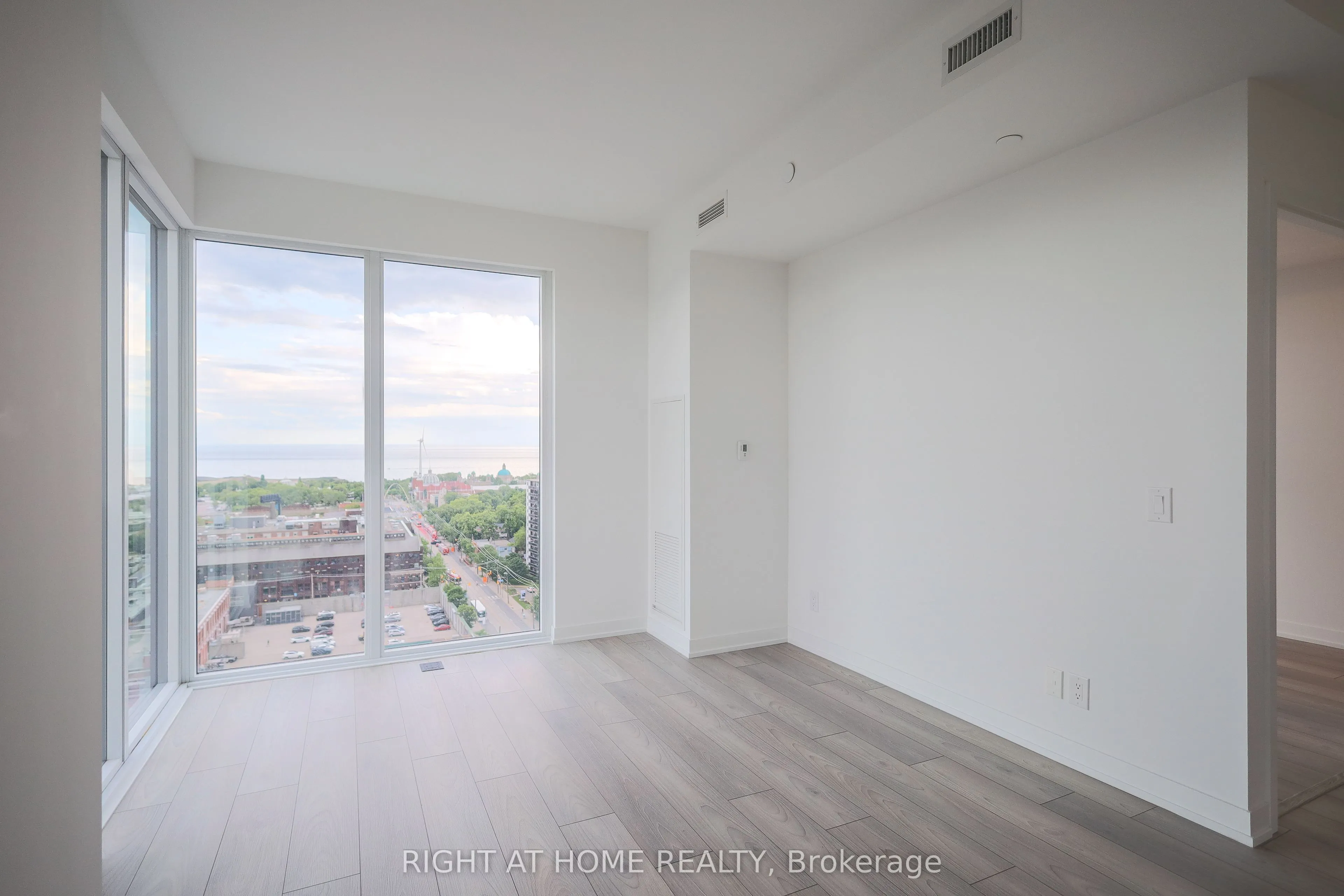 285 Dufferin Street #1602
