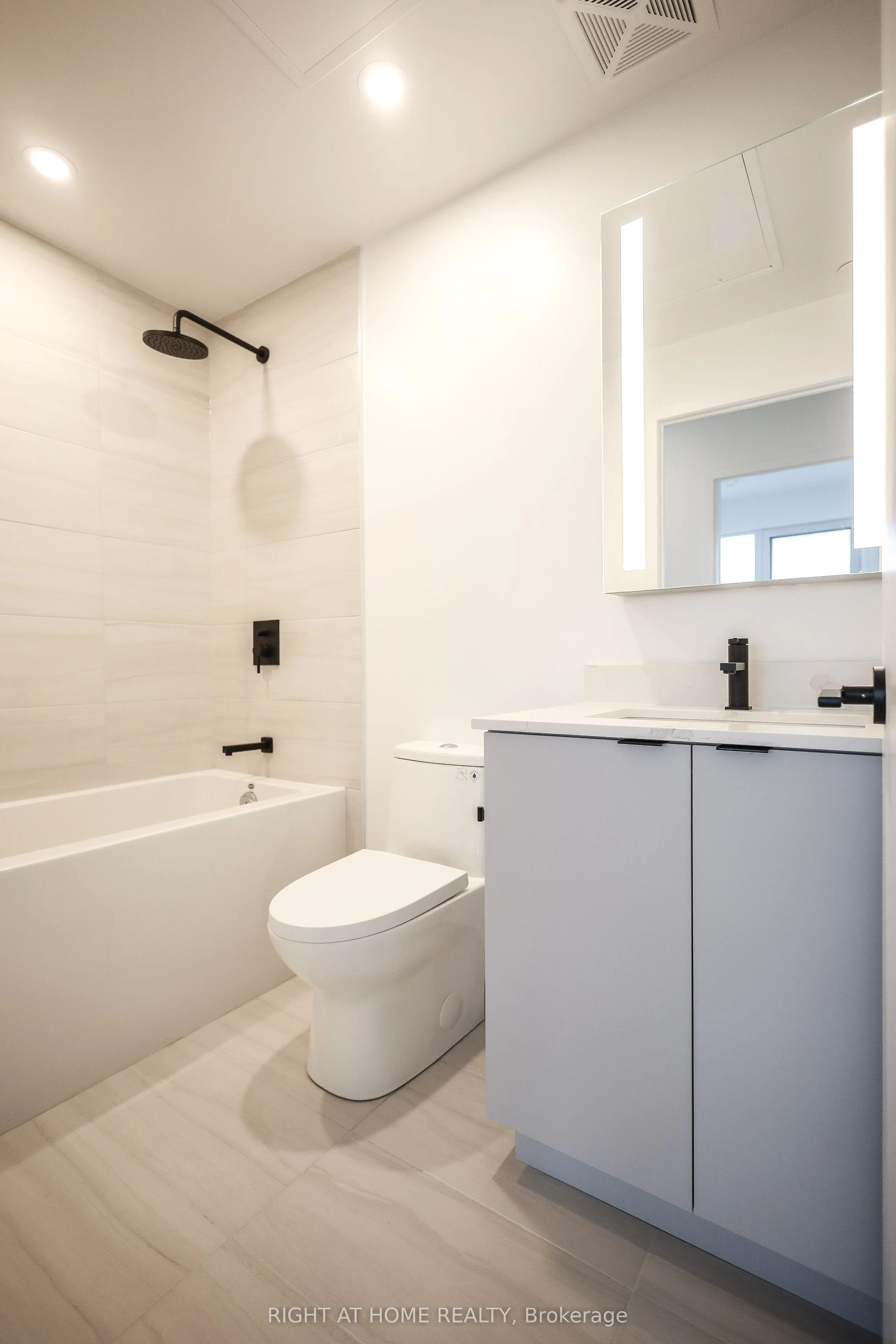 285 Dufferin Street #1602