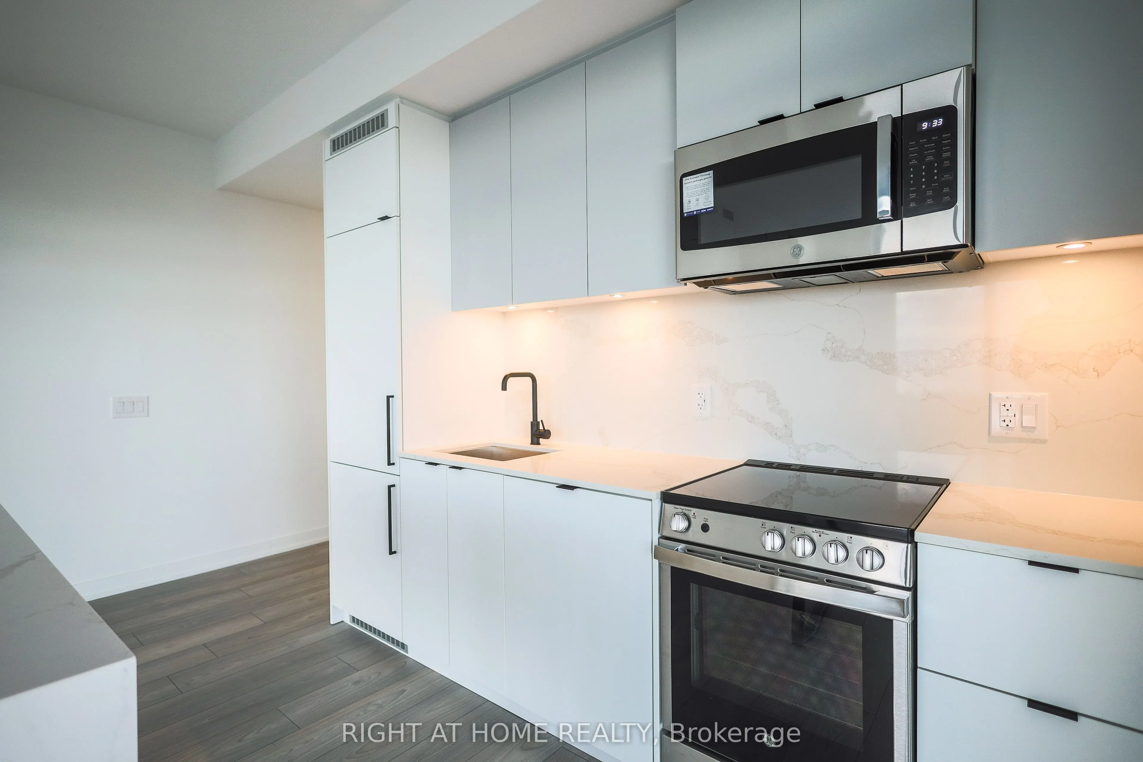 285 Dufferin Street #1602