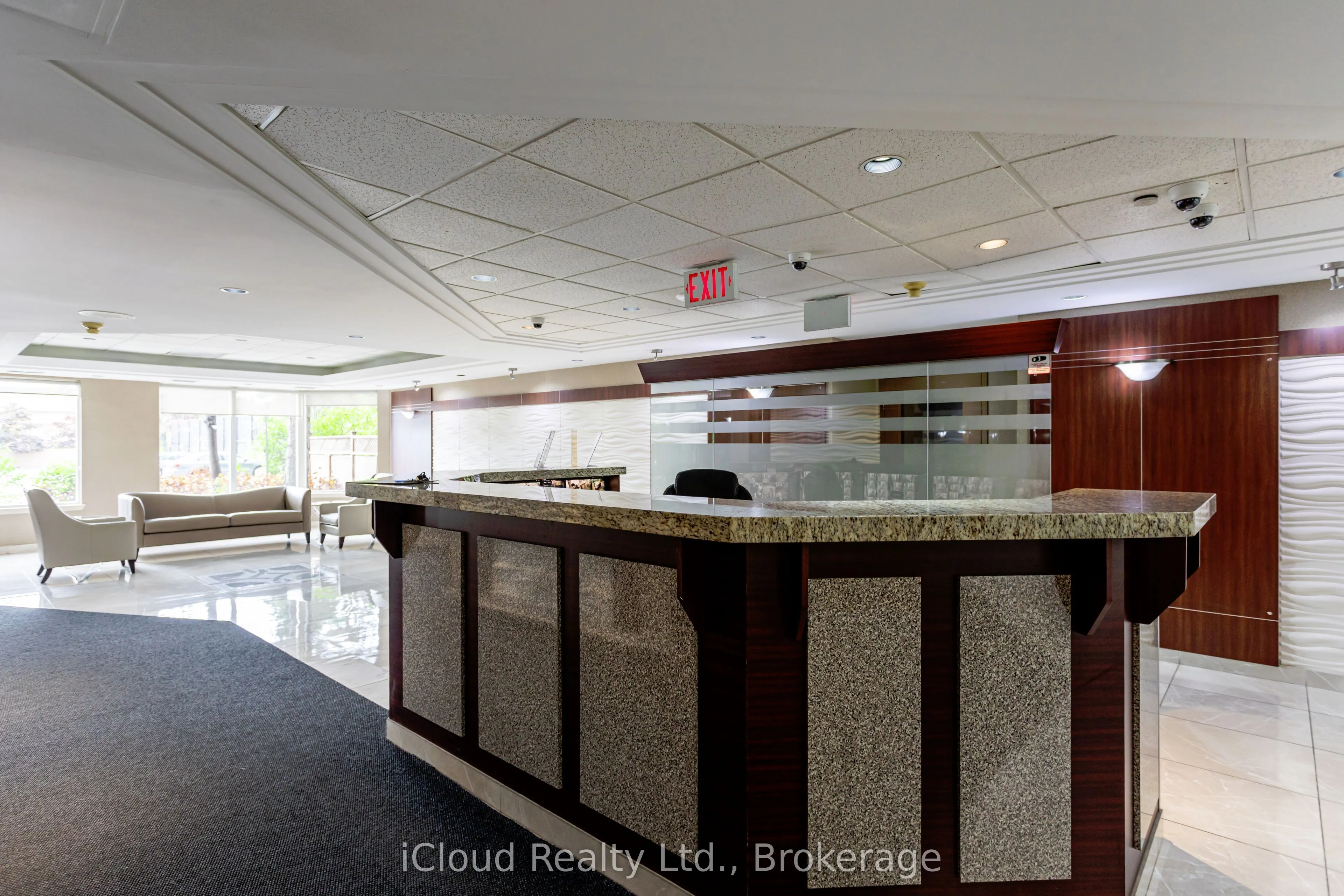 135 Hillcrest Avenue #903