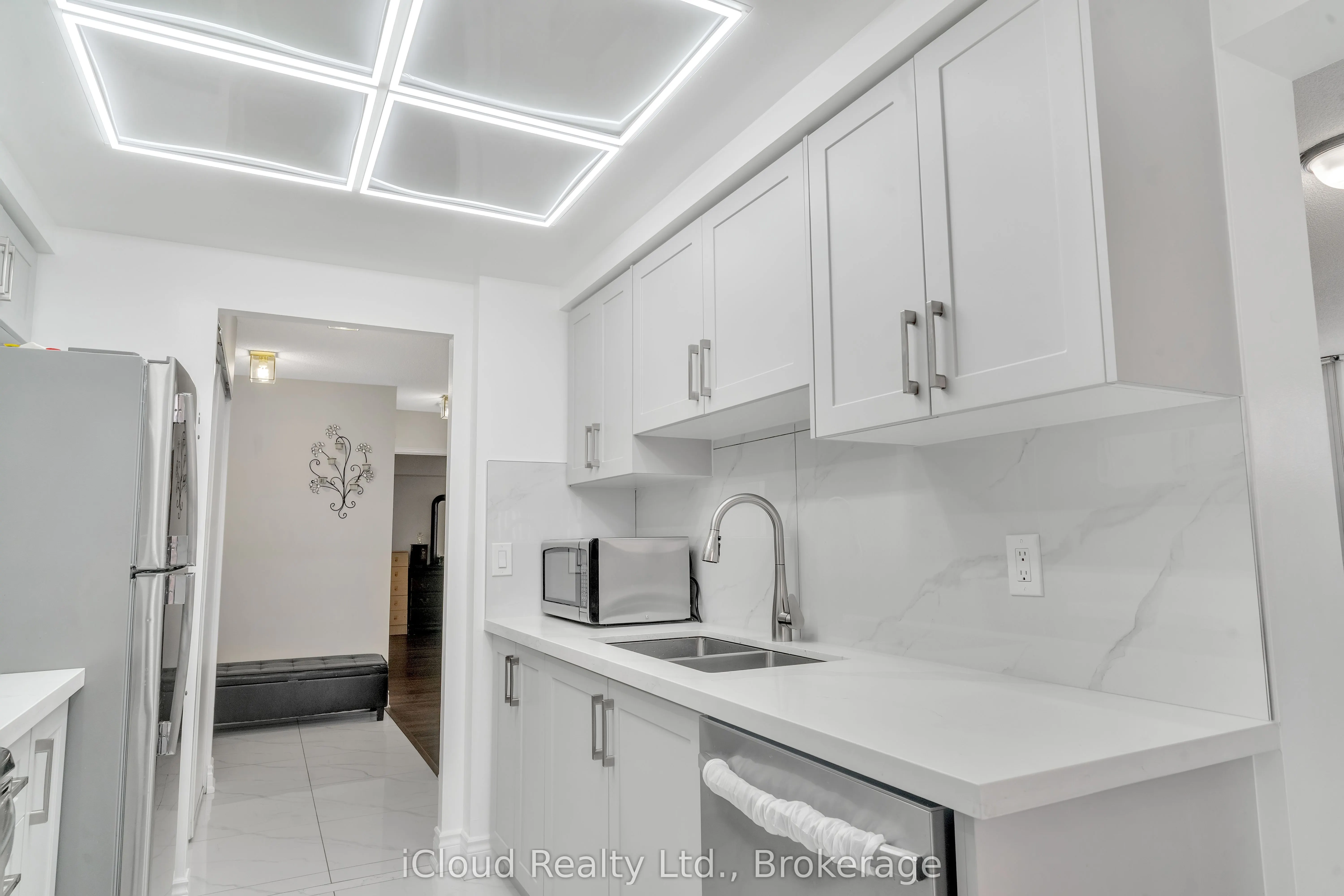 135 Hillcrest Avenue #903