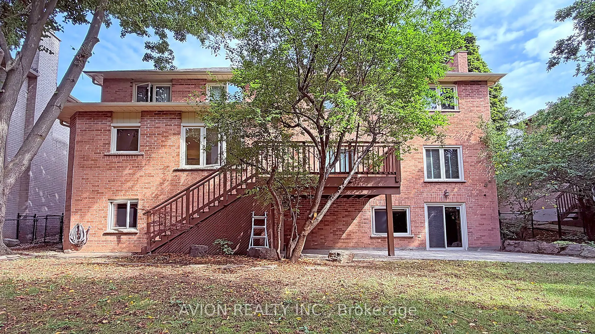 2068 Nipigon Drive